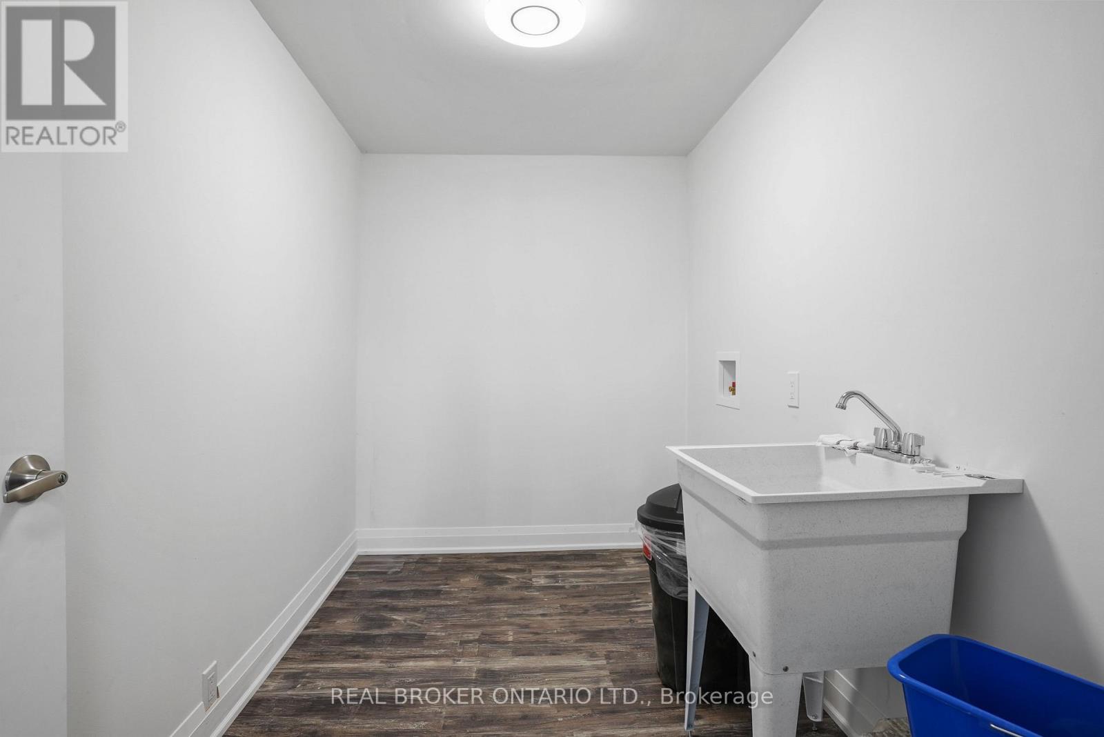 261 Portage Road, Kawartha Lakes, Ontario  K0M 1B0 - Photo 15 - X12052618