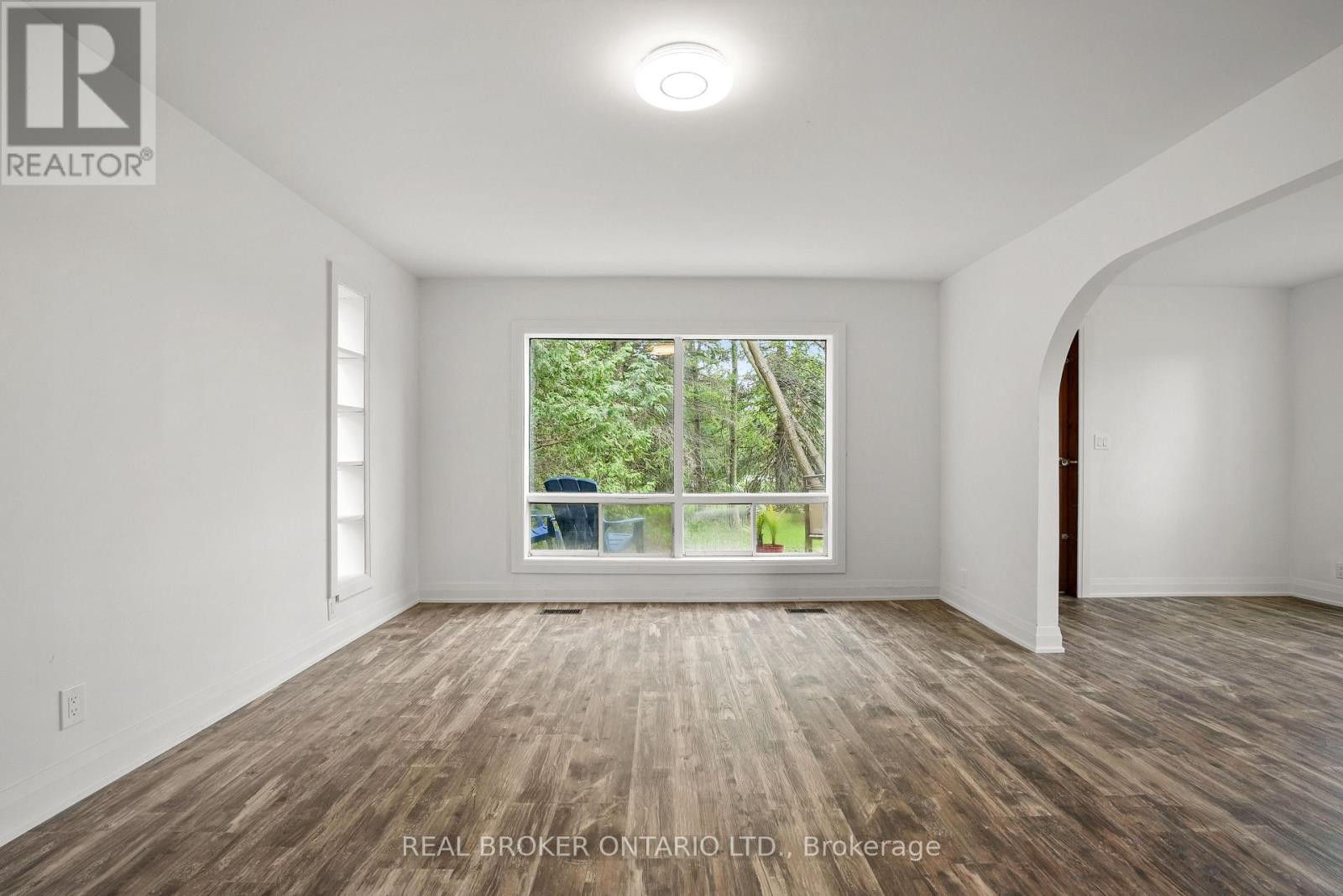 Property at 261 PORTAGE ROAD image 5