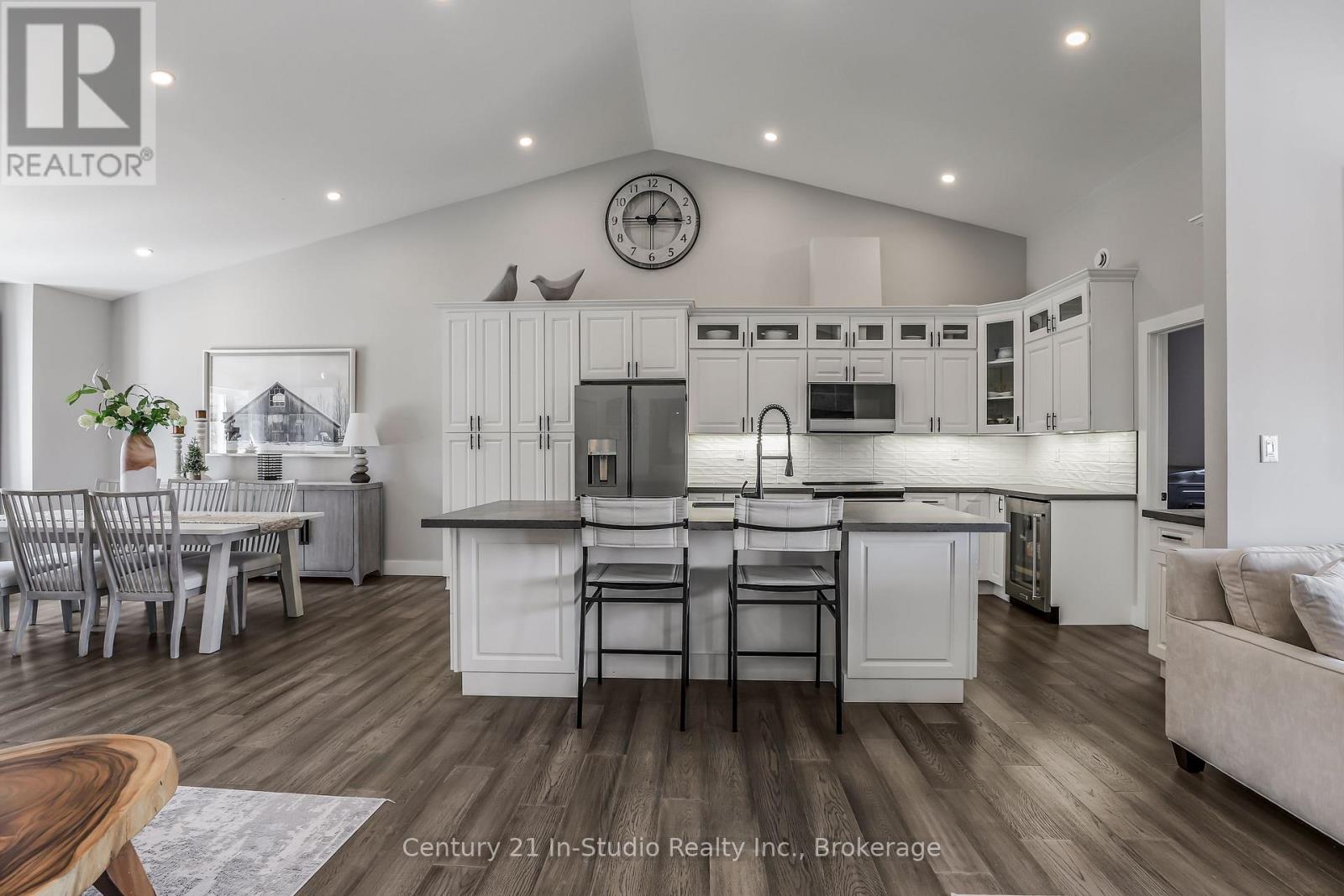 73 Everett Road, South Bruce Peninsula, Ontario  N0H 2T0 - Photo 13 - X12052646