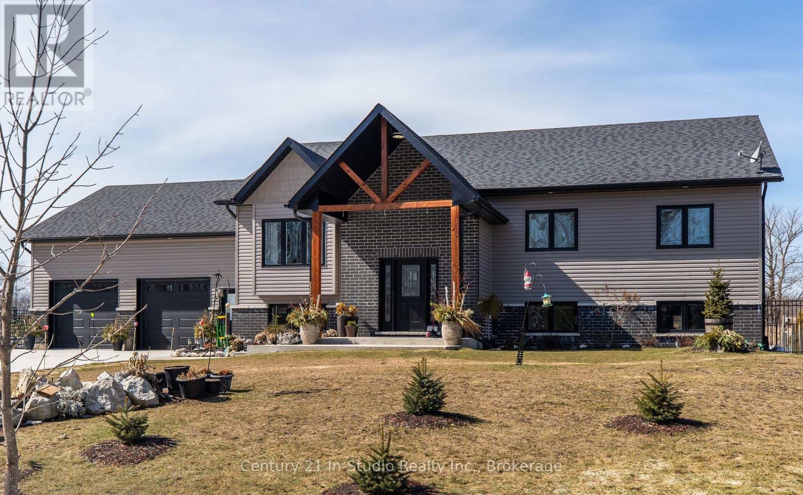 73 Everett Road, South Bruce Peninsula, Ontario  N0H 2T0 - Photo 2 - X12052646