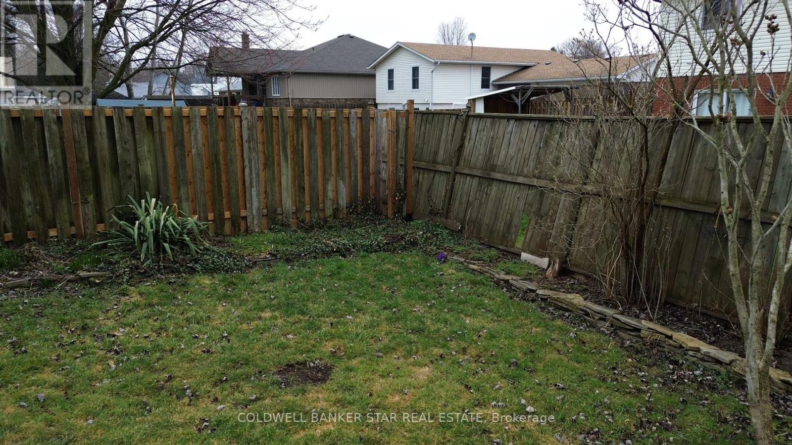 109 A Victoria Street, Southwest Middlesex, Ontario  N0L 1M0 - Photo 14 - X12052554
