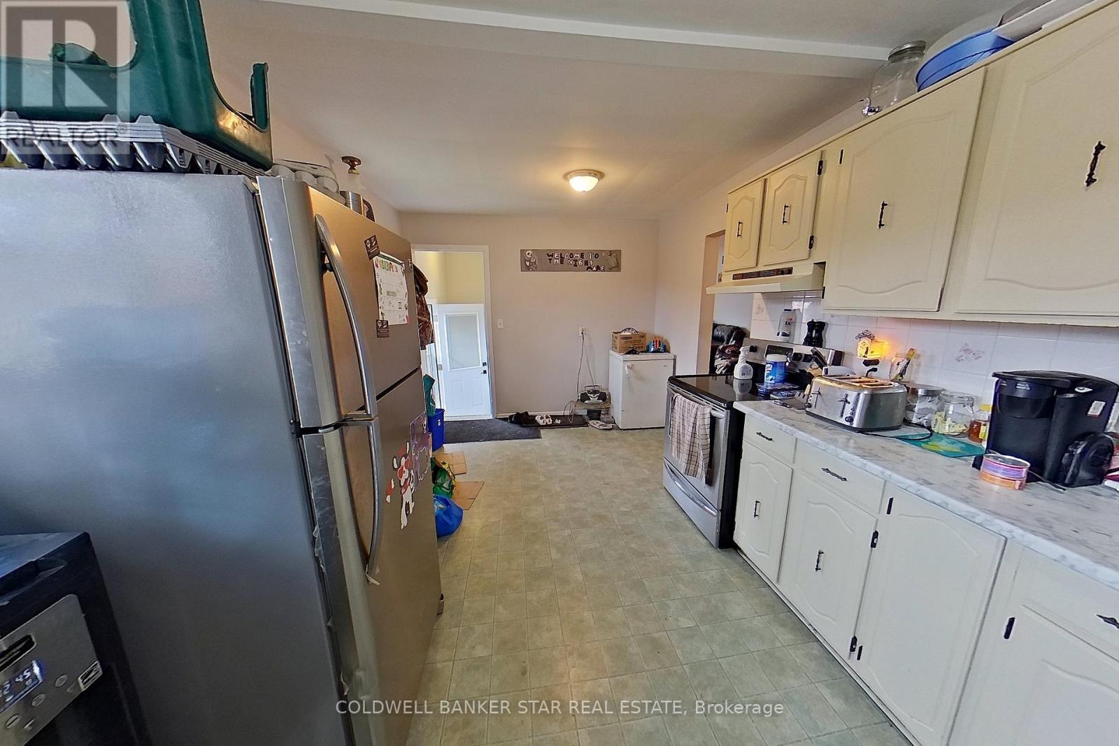109 A Victoria Street, Southwest Middlesex, Ontario  N0L 1M0 - Photo 3 - X12052554