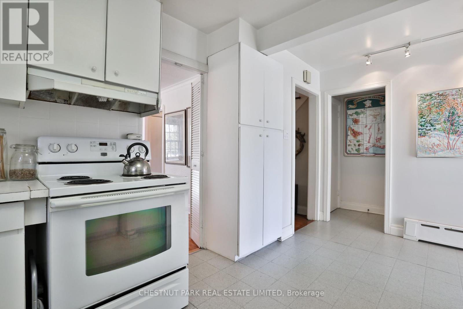 87 Tranmer Avenue, Toronto, Ontario  M5P 1E3 - Photo 11 - C12052643