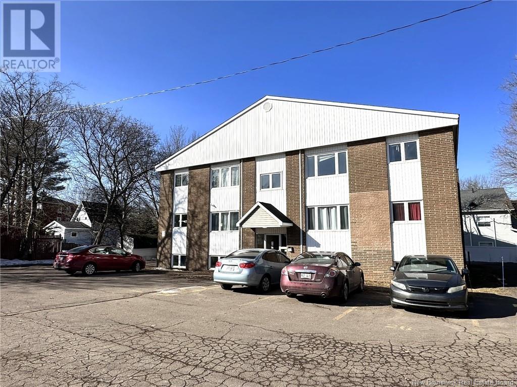 139 Elmwood Drive, Moncton, New Brunswick  E1A 1X2 - Photo 2 - NB113935