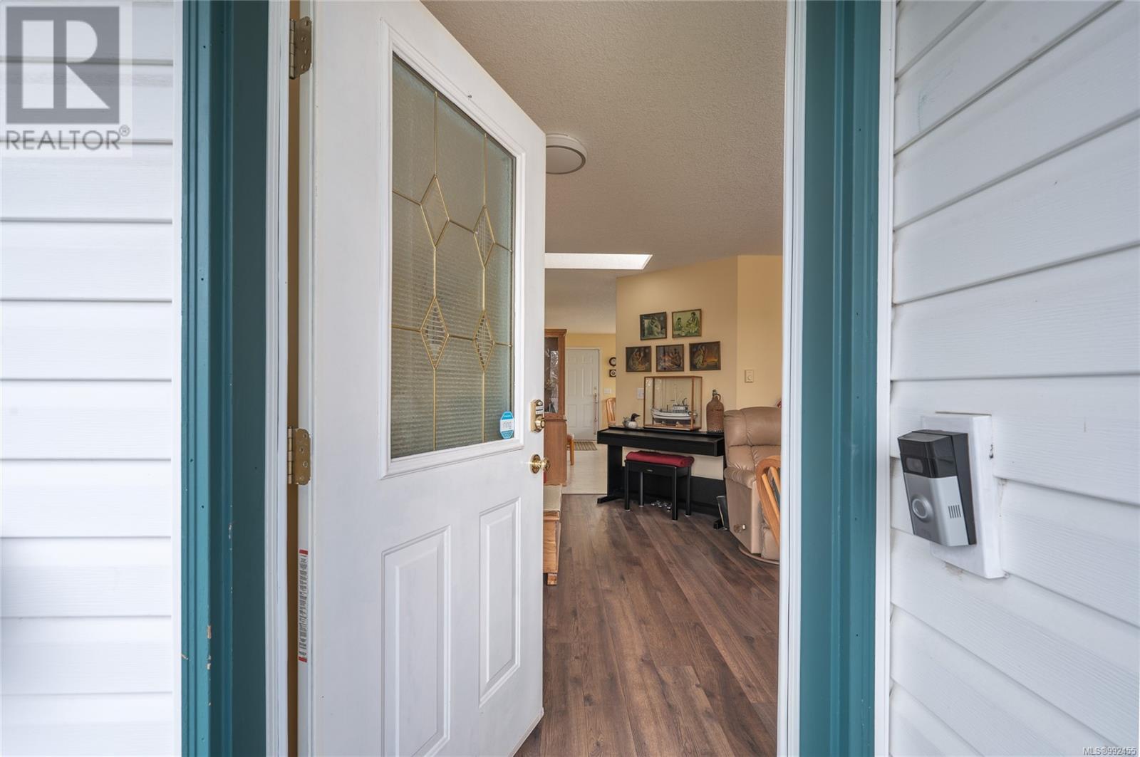 Property at 403 Watfield Ave image 4