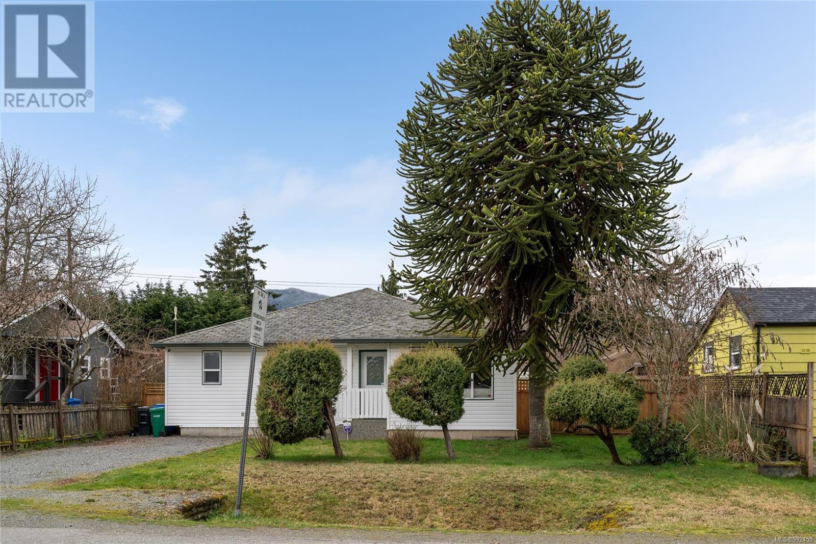 Property at 403 Watfield Ave image 2