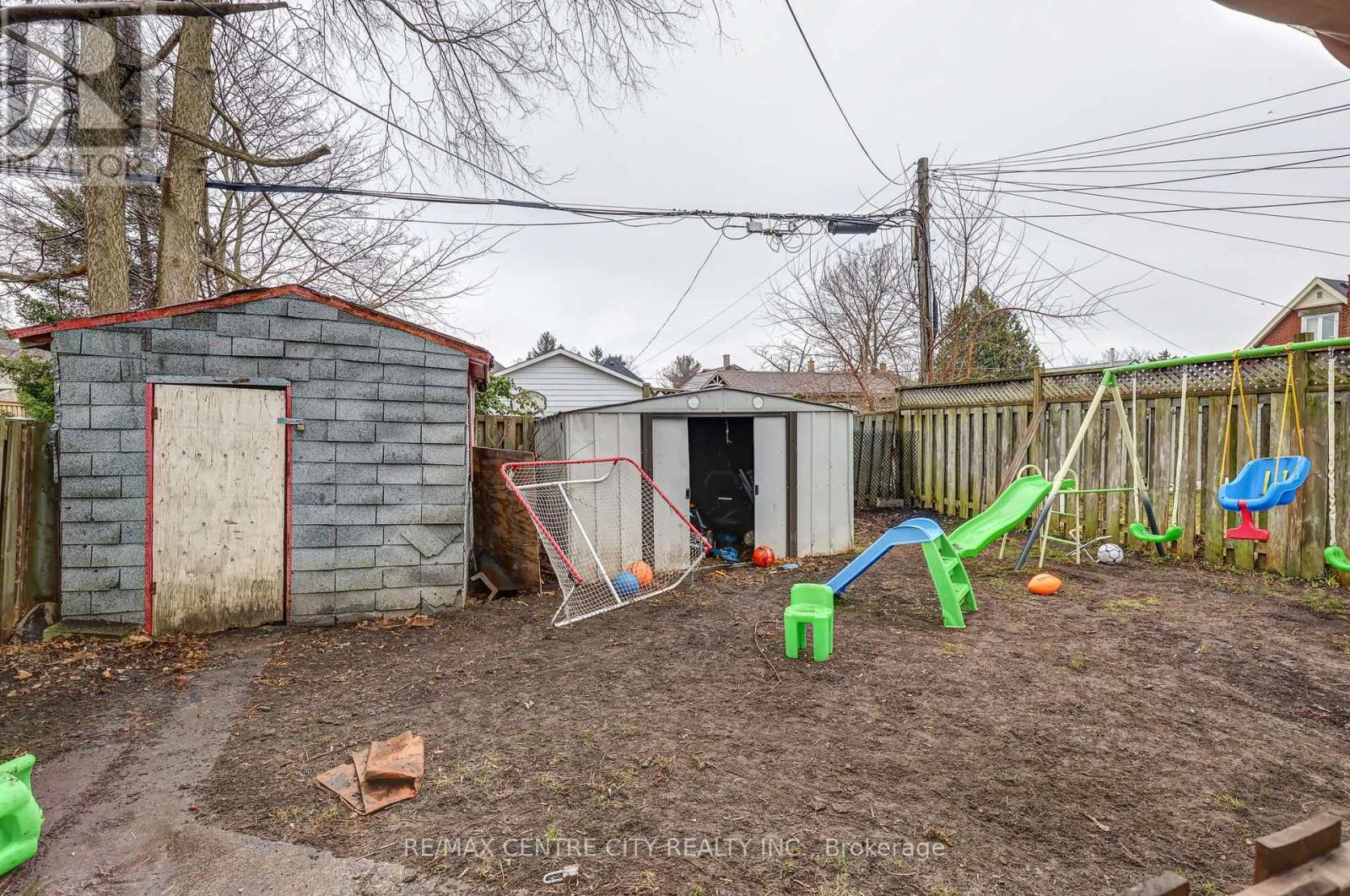 Photo 11 of 35 for 205 St Julien Street