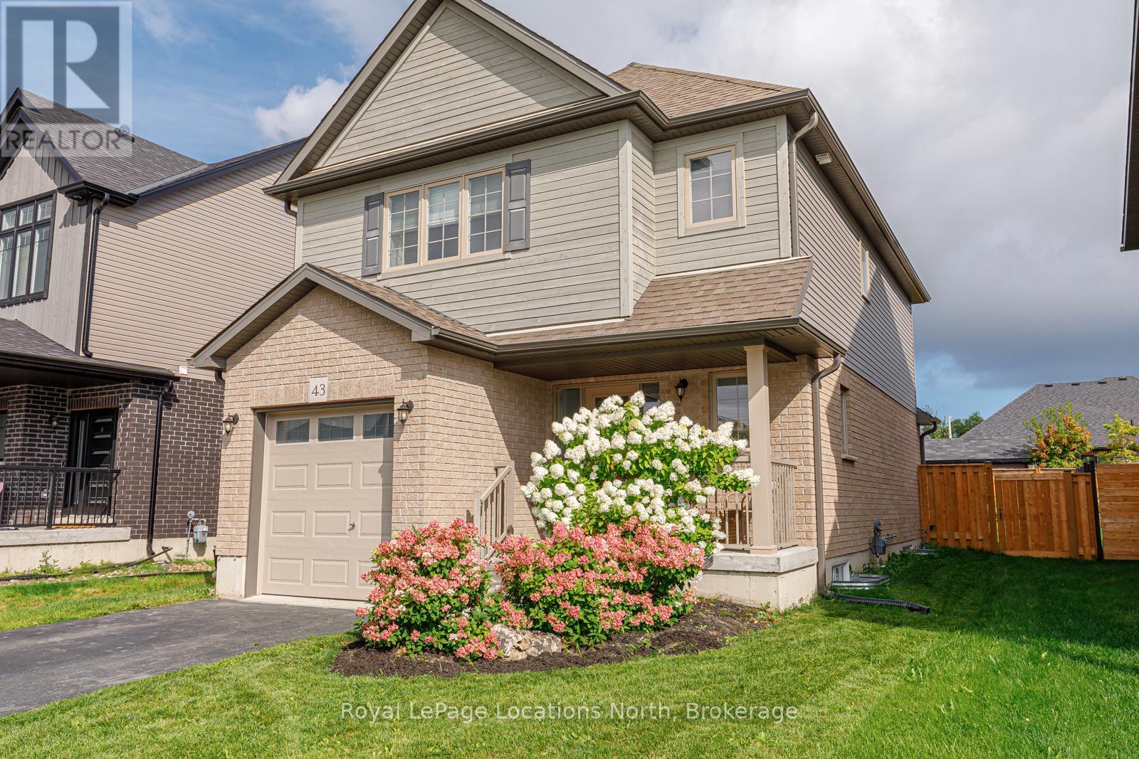 43 COOPER STREET, Collingwood, Ontario