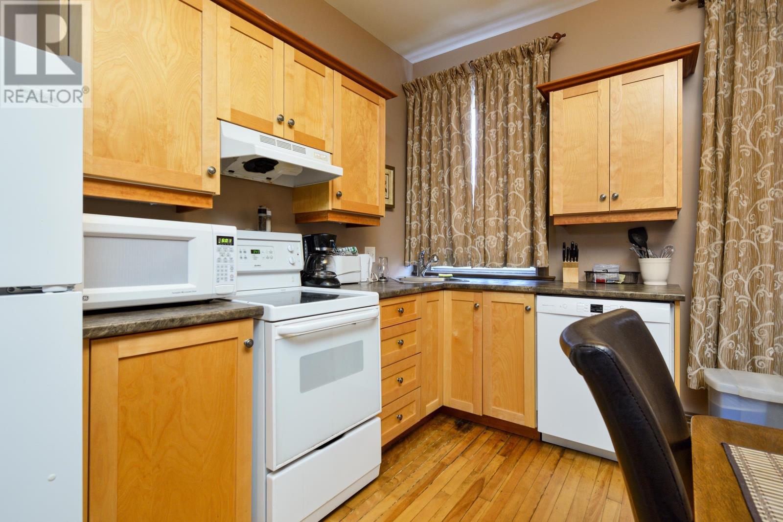 10 Pitt Street, Sydney, Nova Scotia  B1P 5X3 - Photo 17 - 202501171