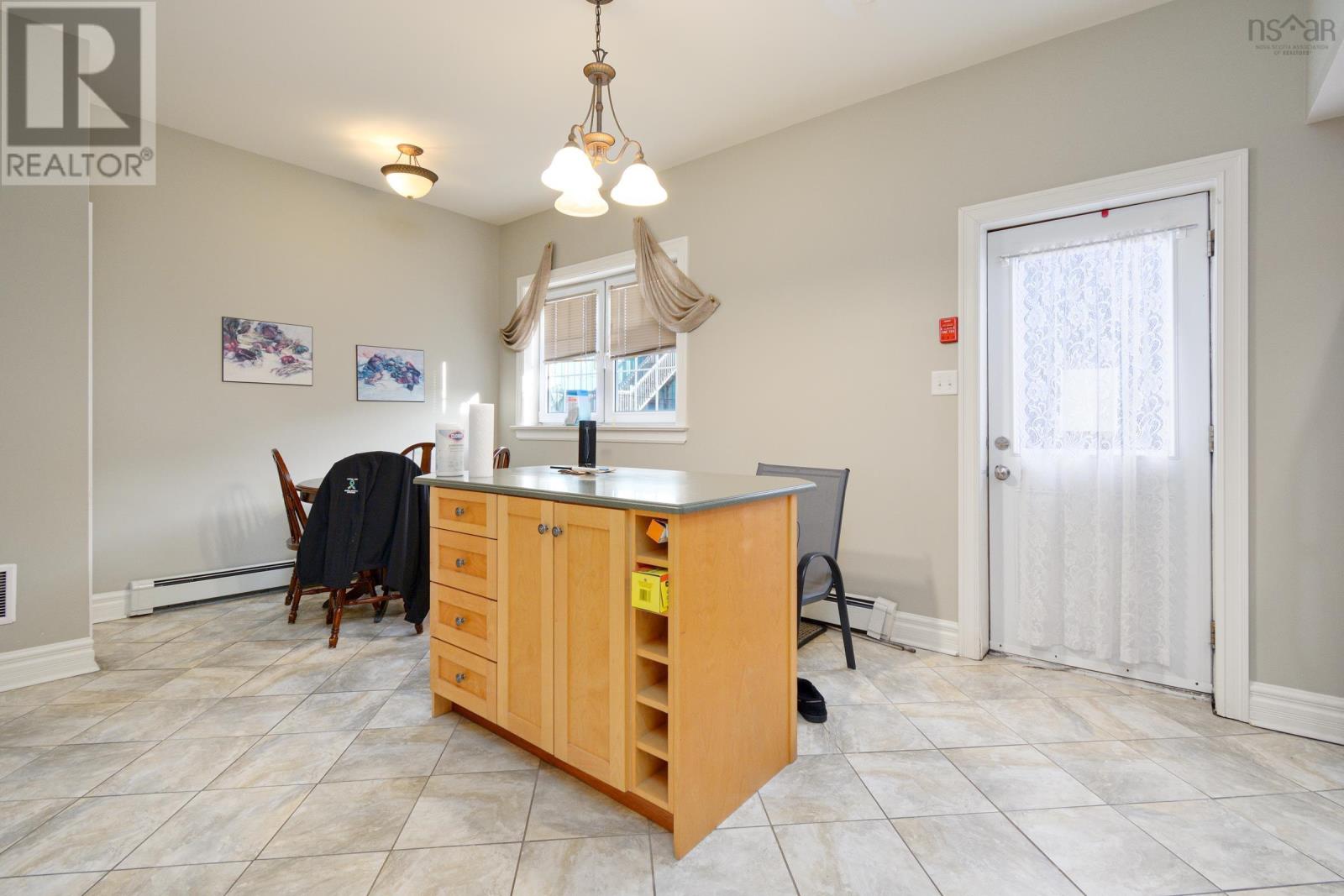 10 Pitt Street, Sydney, Nova Scotia  B1P 5X3 - Photo 25 - 202501171