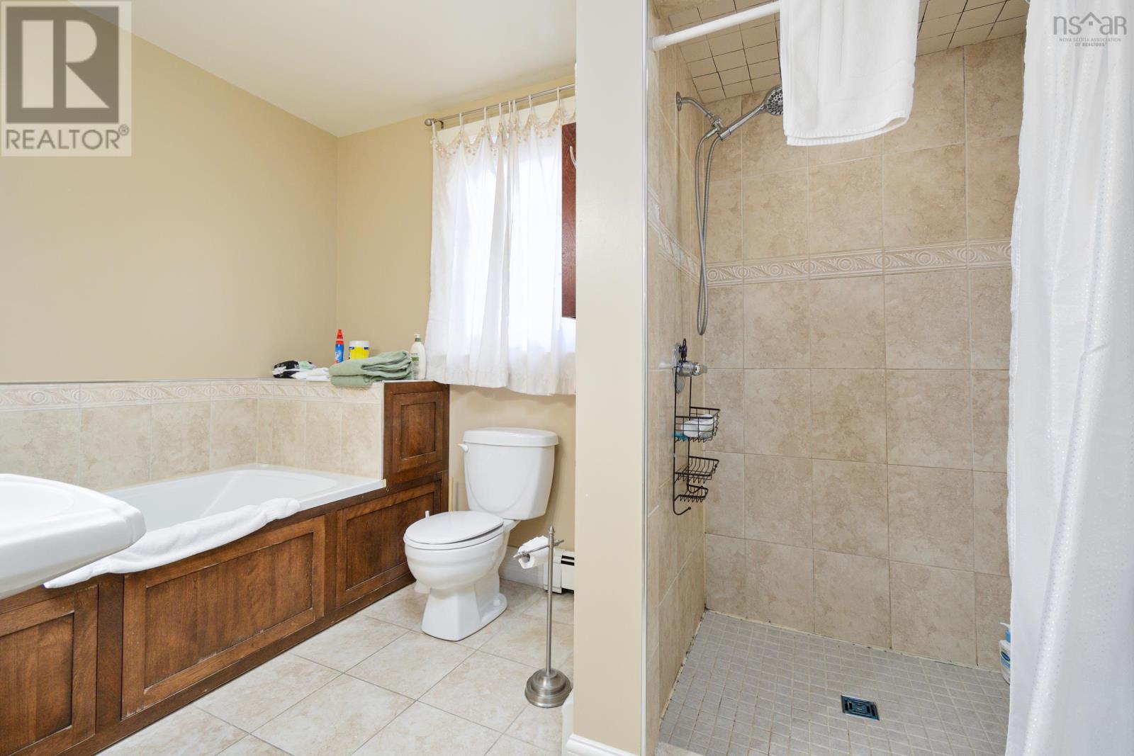 10 Pitt Street, Sydney, Nova Scotia  B1P 5X3 - Photo 28 - 202501171