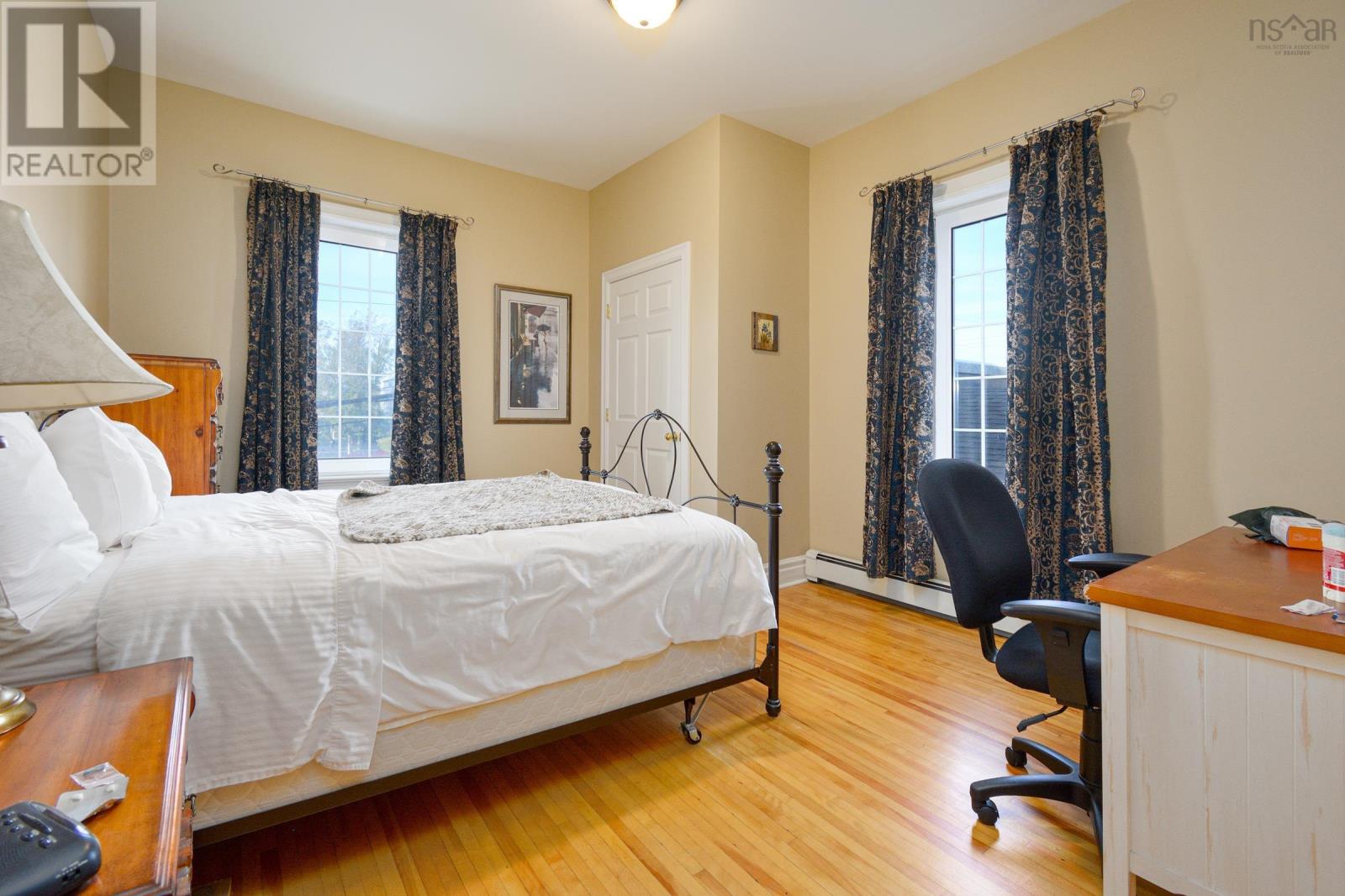 10 Pitt Street, Sydney, Nova Scotia  B1P 5X3 - Photo 30 - 202501171