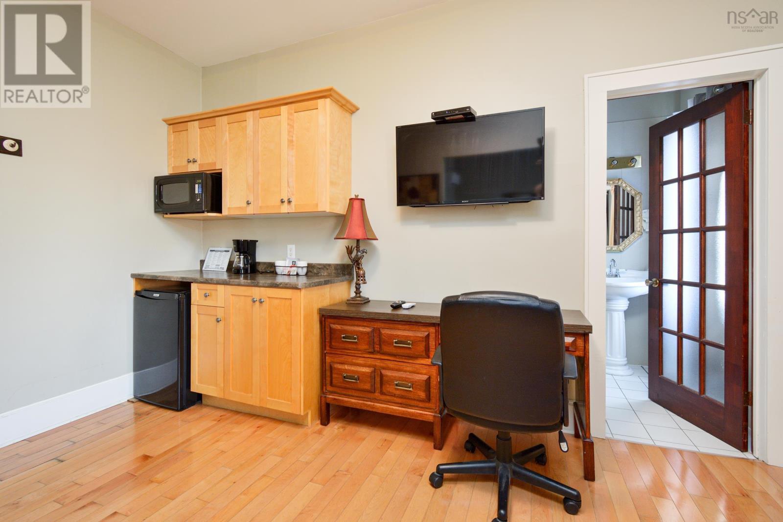 10 Pitt Street, Sydney, Nova Scotia  B1P 5X3 - Photo 33 - 202501171