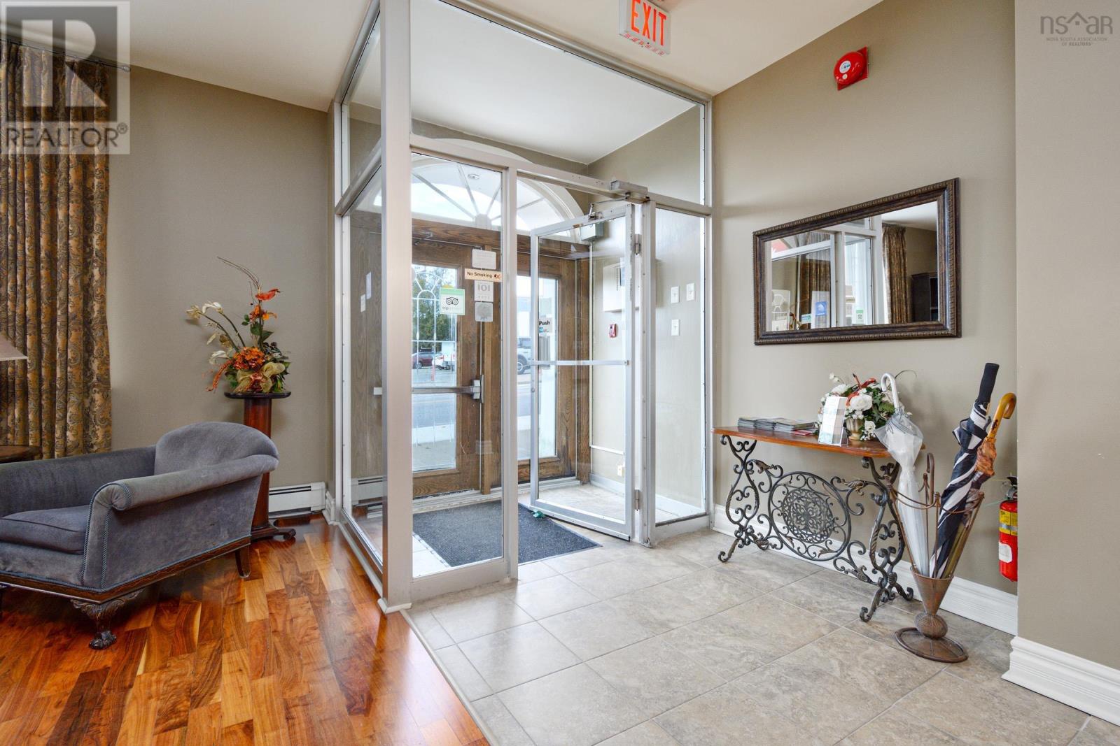 10 Pitt Street, Sydney, Nova Scotia  B1P 5X3 - Photo 4 - 202501171