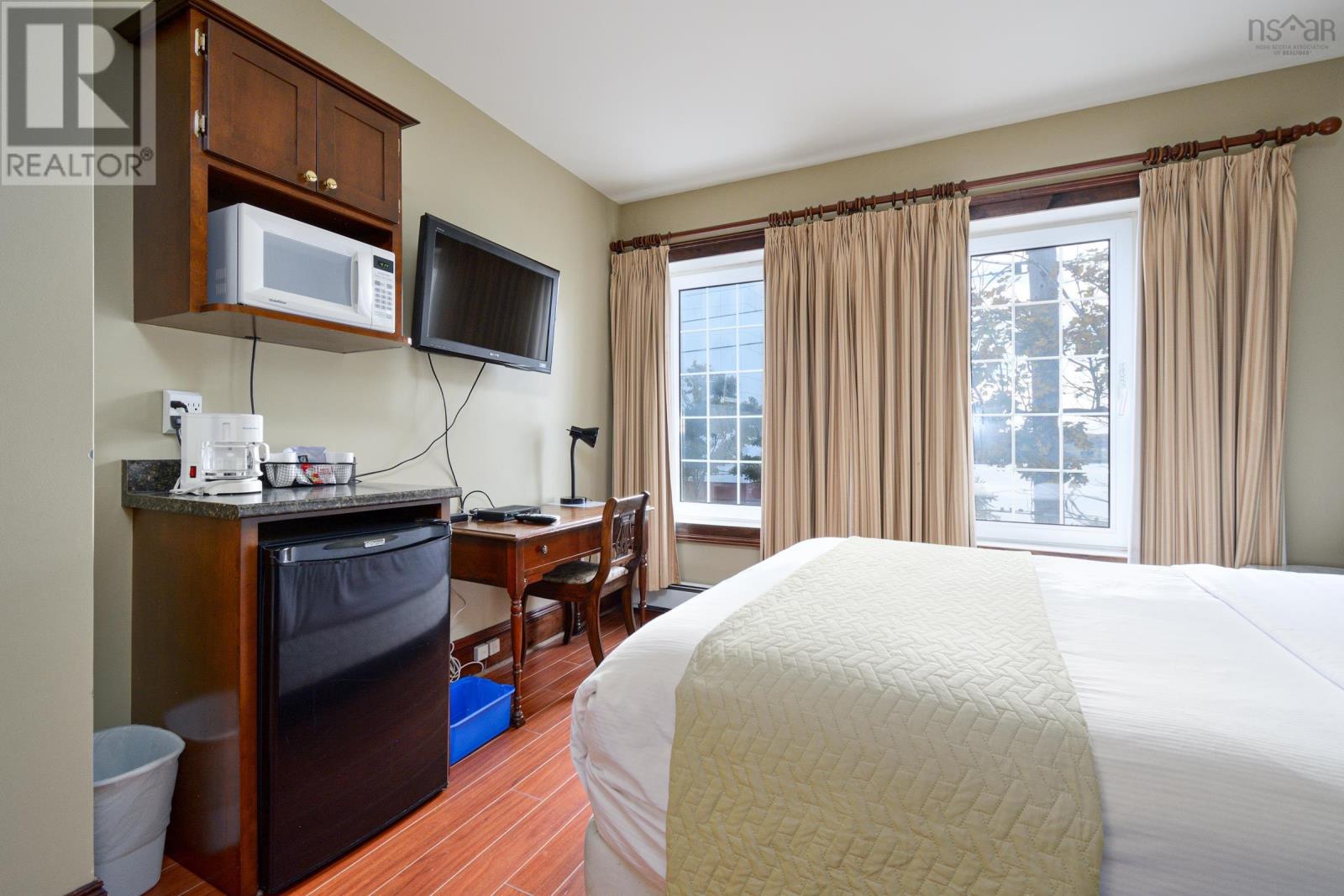 10 Pitt Street, Sydney, Nova Scotia  B1P 5X3 - Photo 41 - 202501171