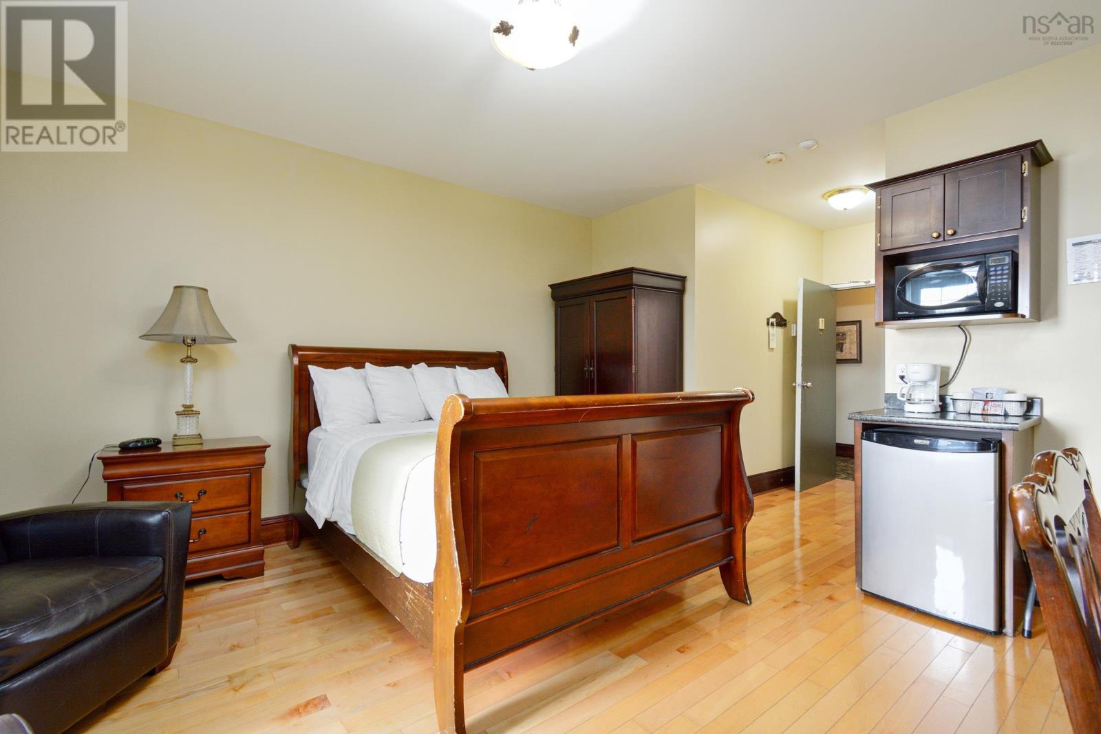 10 Pitt Street, Sydney, Nova Scotia  B1P 5X3 - Photo 43 - 202501171