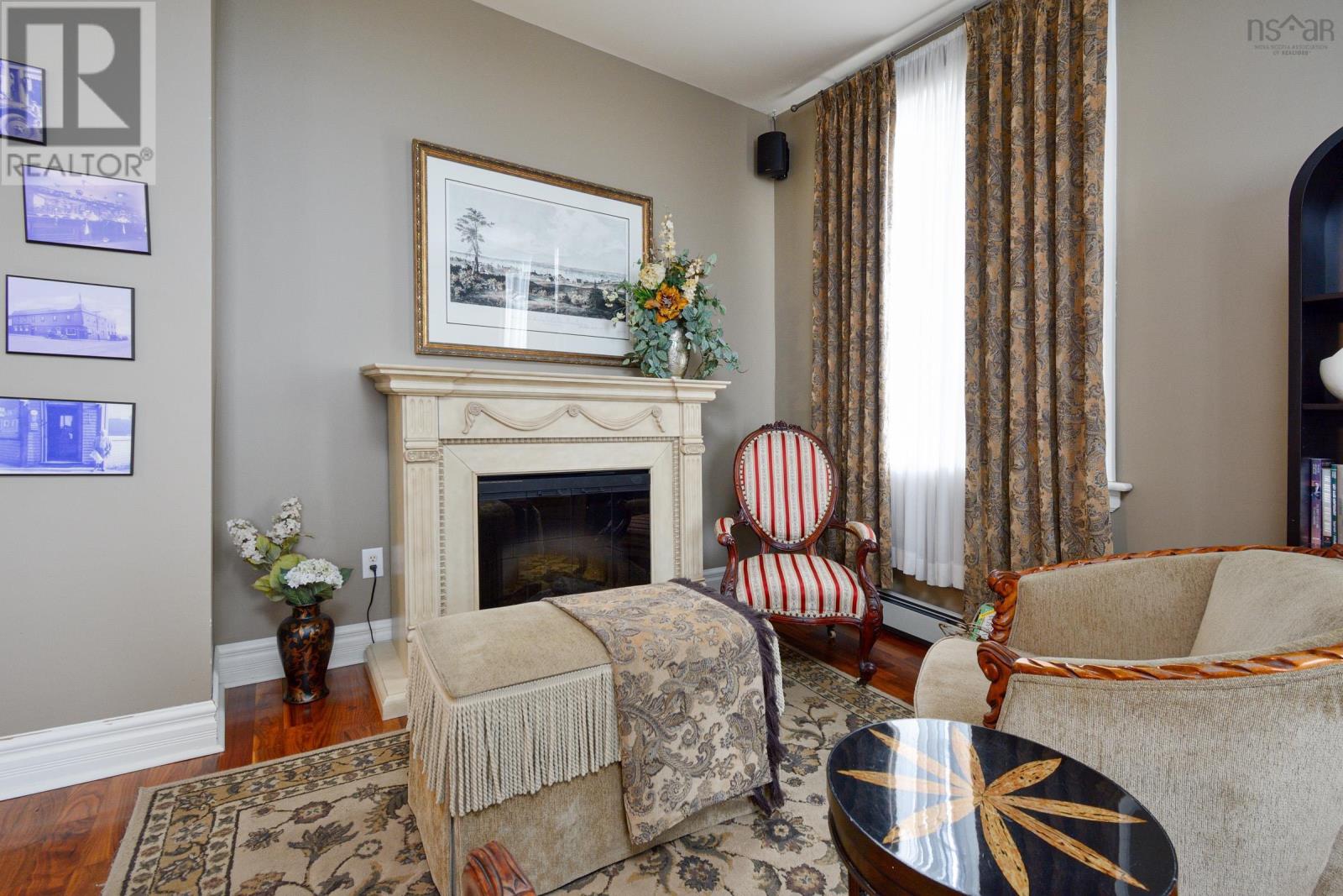 10 Pitt Street, Sydney, Nova Scotia  B1P 5X3 - Photo 5 - 202501171