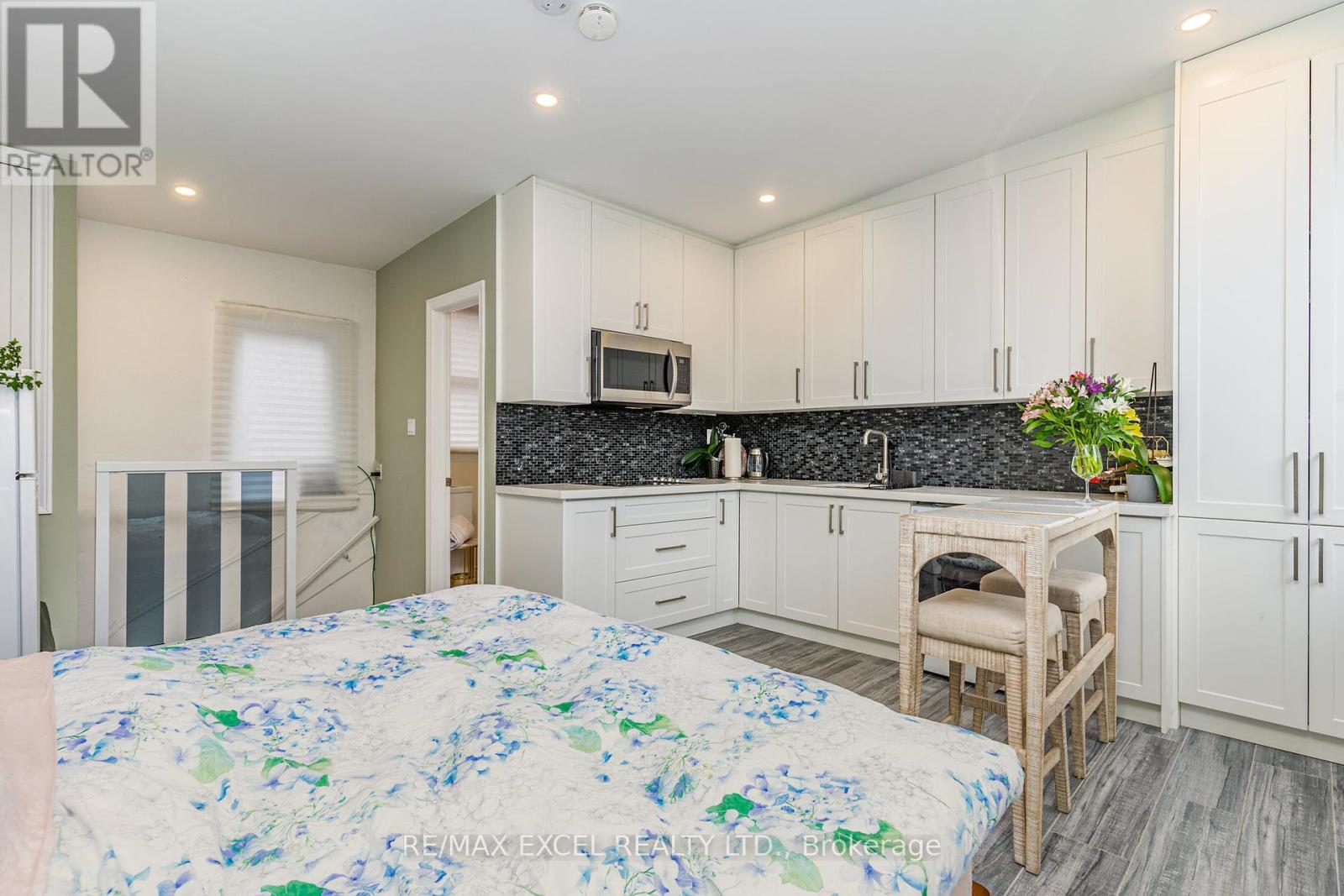 72-74 Lippincott Street, Toronto, Ontario  M5S 2P1 - Photo 8 - C12052678