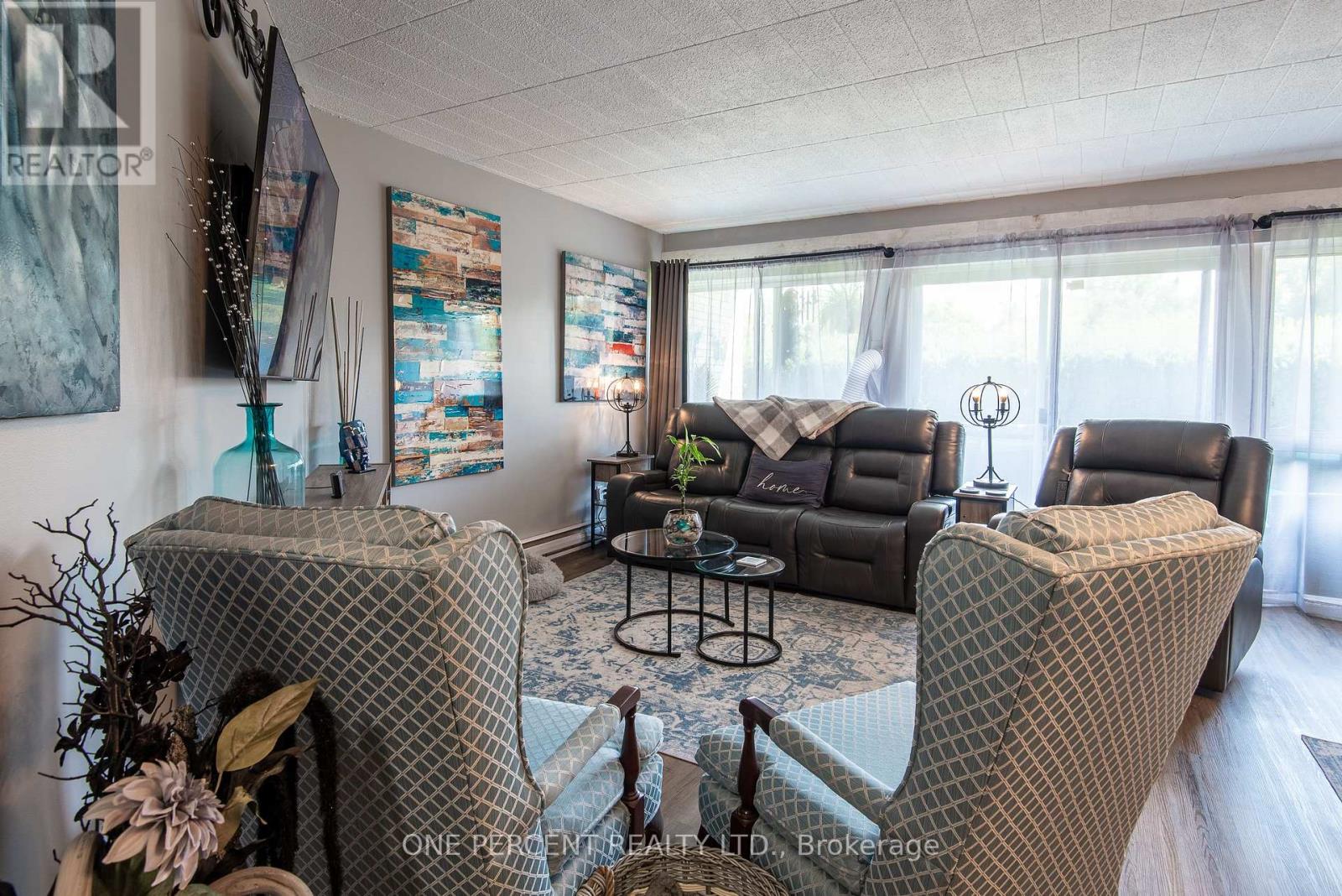 Property at 103 - 105 CONROY CRESCENT image 3