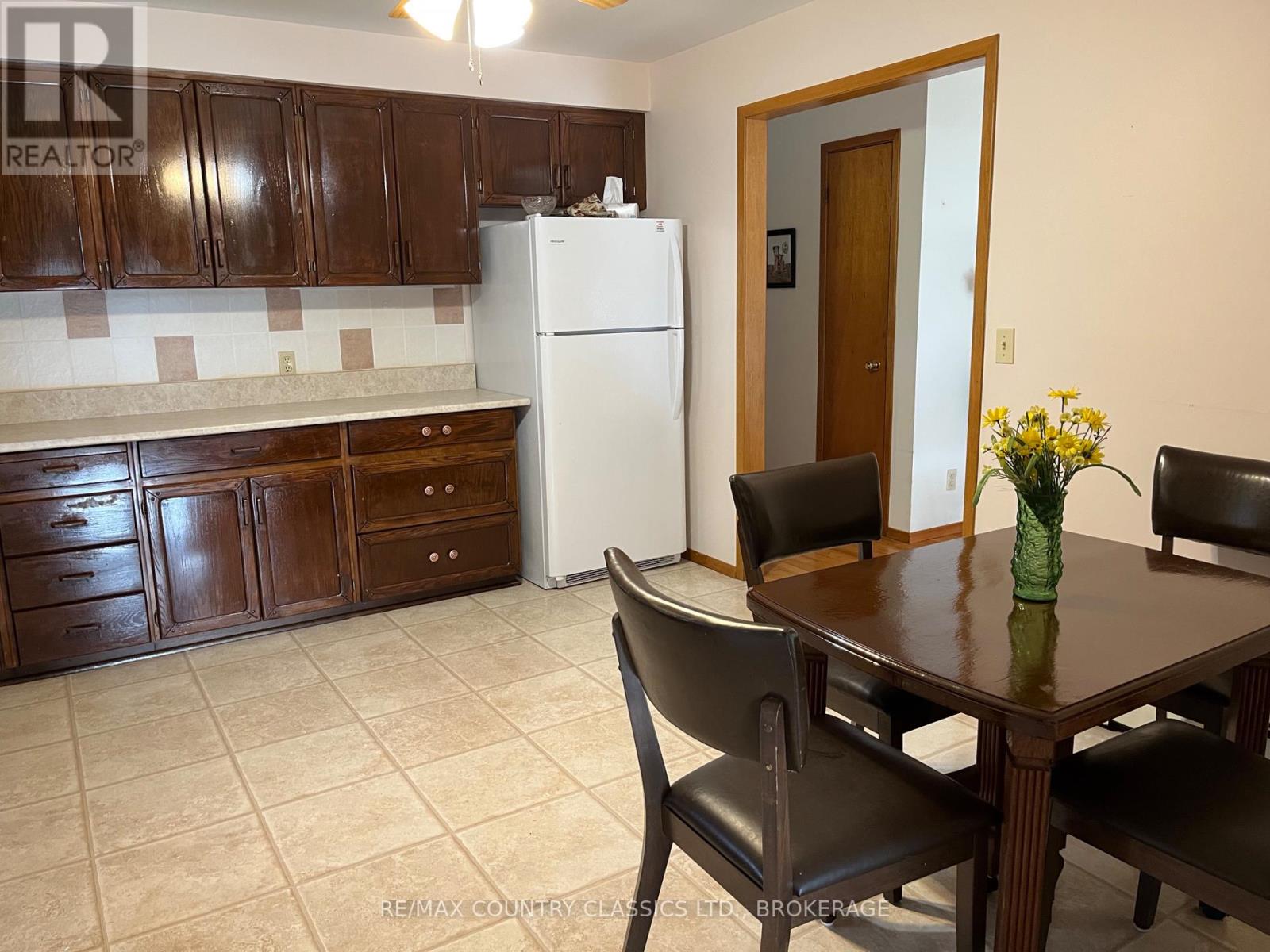35 Clement Street, Addington Highlands, Ontario  K0H 1P0 - Photo 11 - X12052764