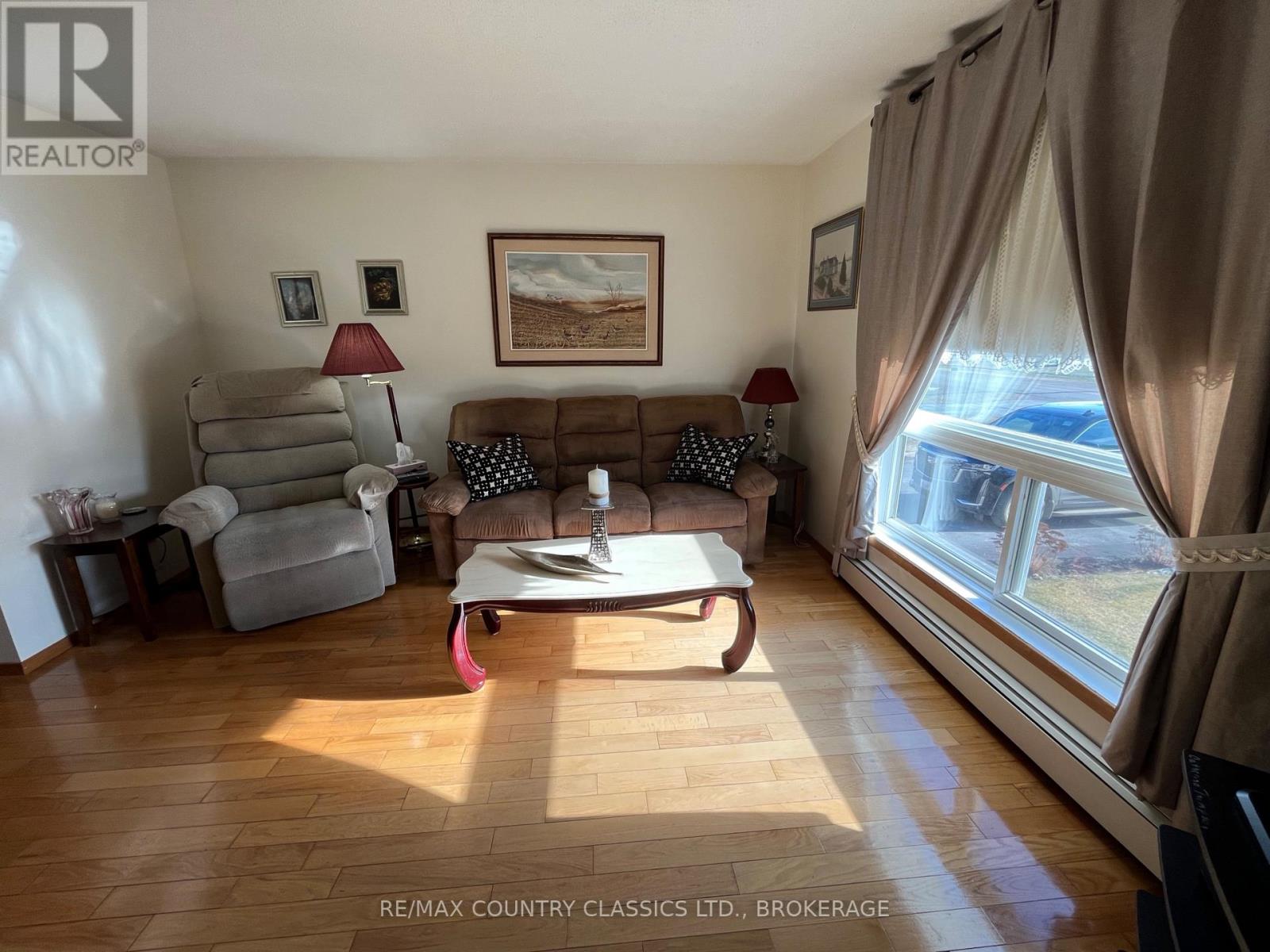 35 Clement Street, Addington Highlands, Ontario  K0H 1P0 - Photo 7 - X12052764