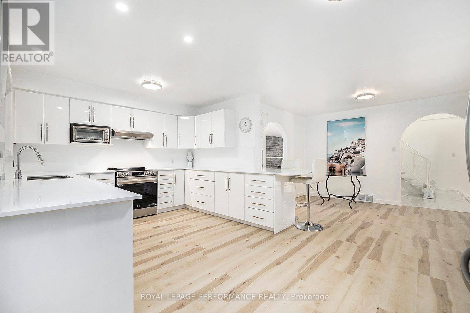 1444 Normandy Crescent, Ottawa, Ontario  K2C 0N6 - Photo 13 - X12052845