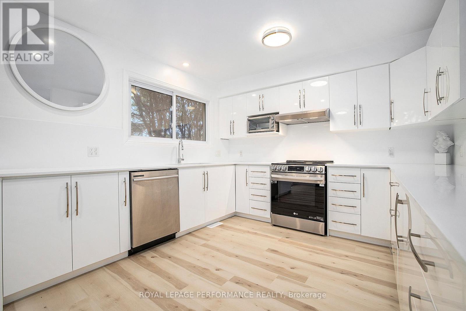 1444 Normandy Crescent, Ottawa, Ontario  K2C 0N6 - Photo 15 - X12052845