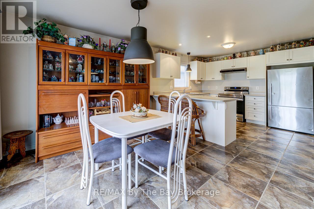 9 George Avenue, Wasaga Beach, Ontario  L9Z 2X9 - Photo 14 - S12052791