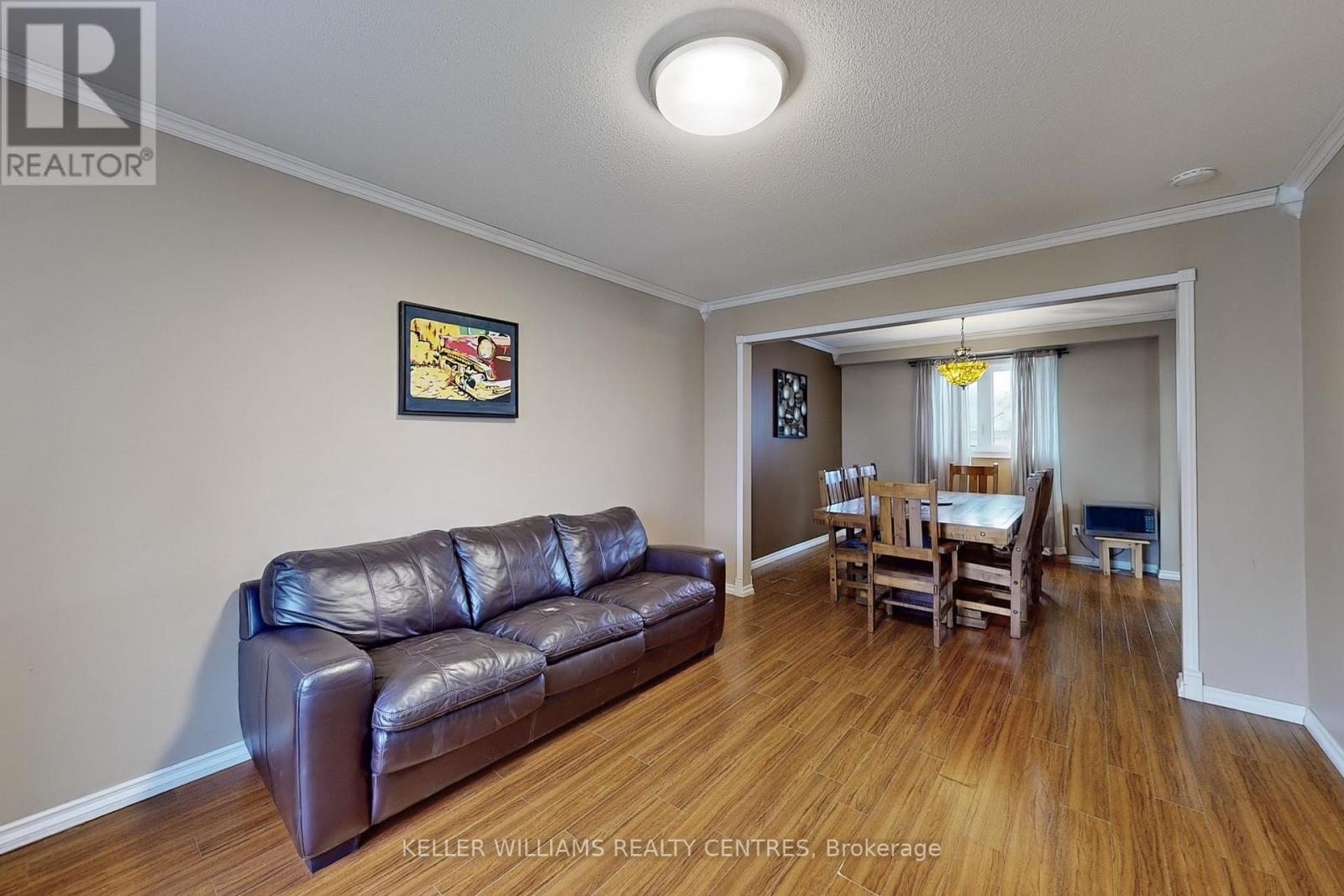 Property at 20 FORRESTWOOD CRESCENT image 5