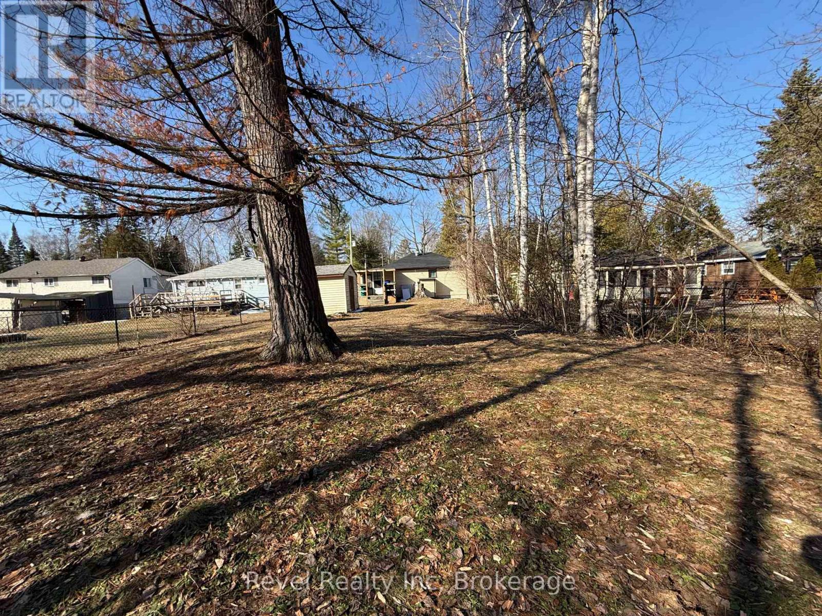 35 61st Street S, Wasaga Beach, Ontario  L9Z 1V7 - Photo 4 - S12039672