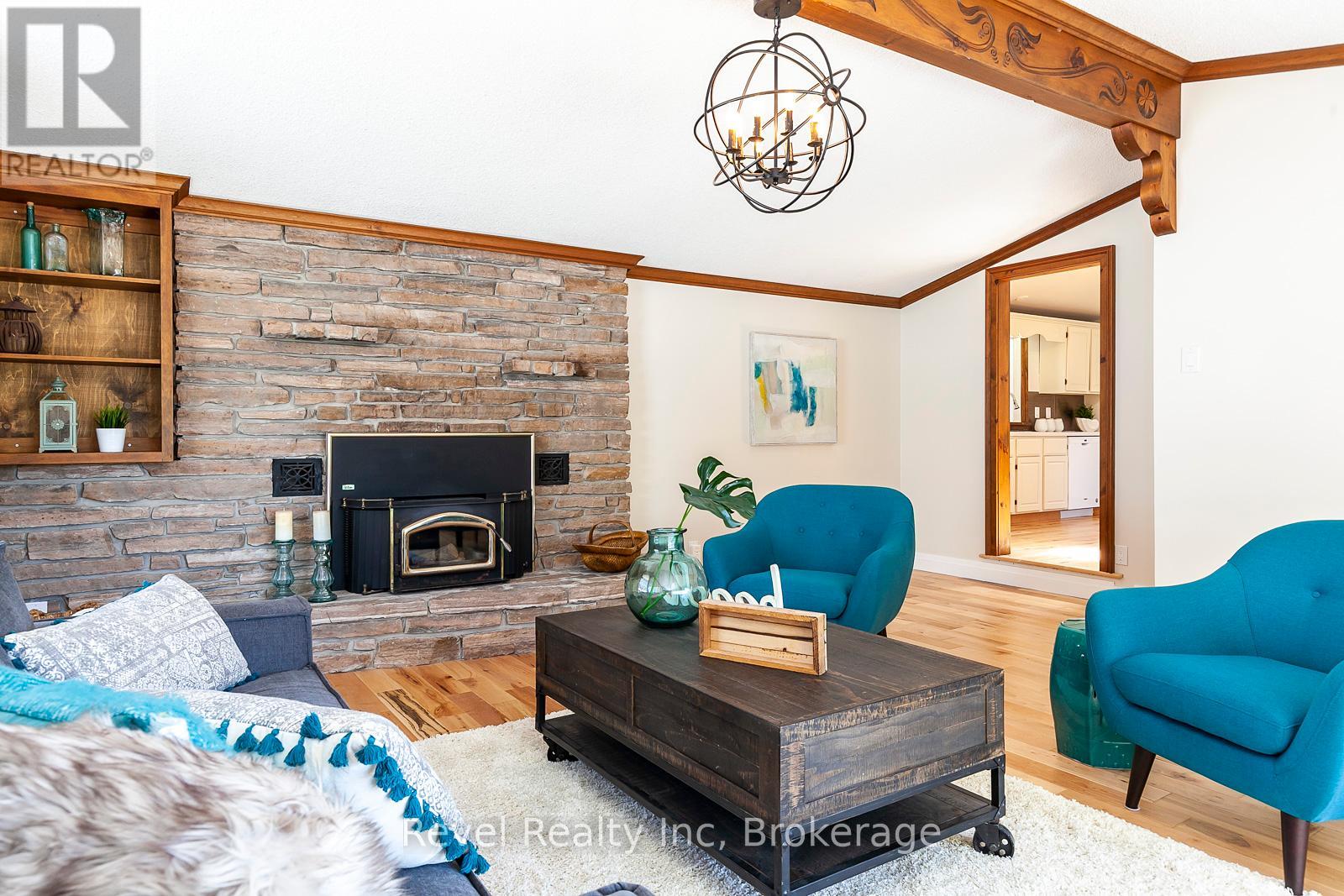 90 Edgewater Road, Wasaga Beach, Ontario  L9Z 2W3 - Photo 7 - S12048506