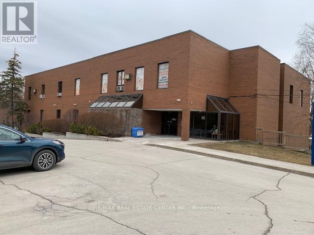 L15 - 15 Elizabeth Street, Orangeville, Ontario  L9W 3X3 - Photo 2 - W12052831