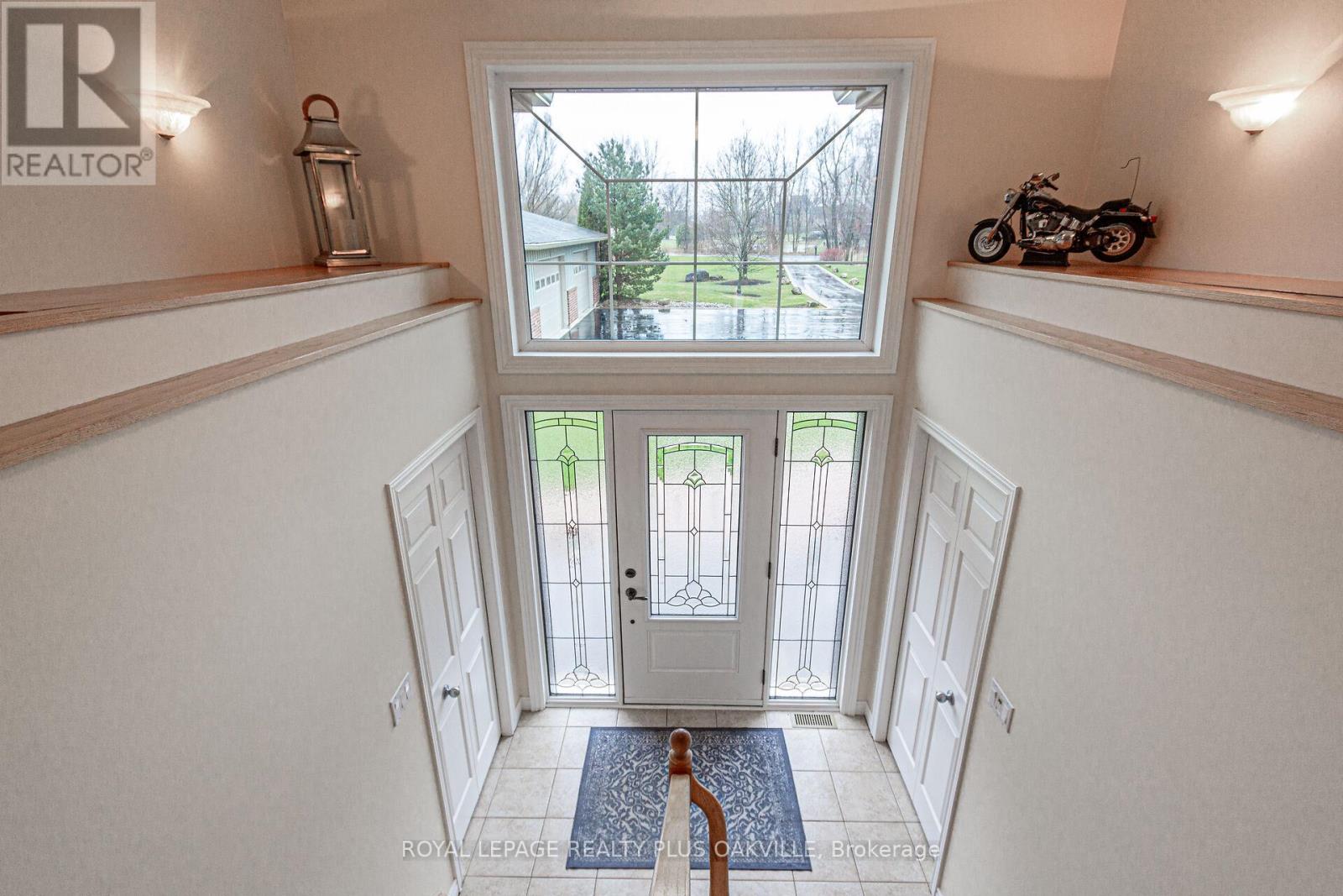 Property at 5101 MOUNT NEMO CRESCENT image 3