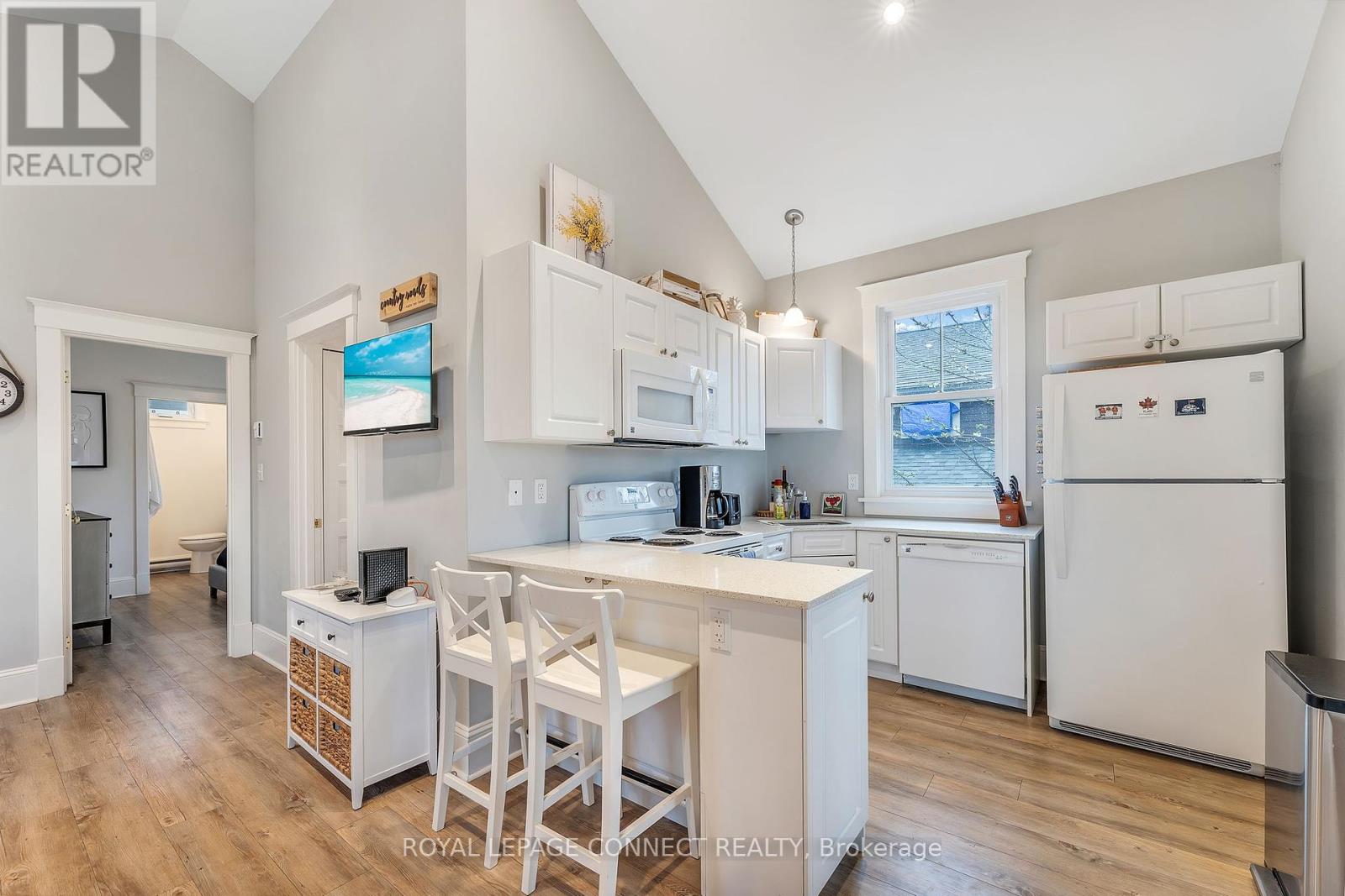 6 Farm View Lane, Prince Edward County, Ontario  K0K 1P0 - Photo 7 - X12052759