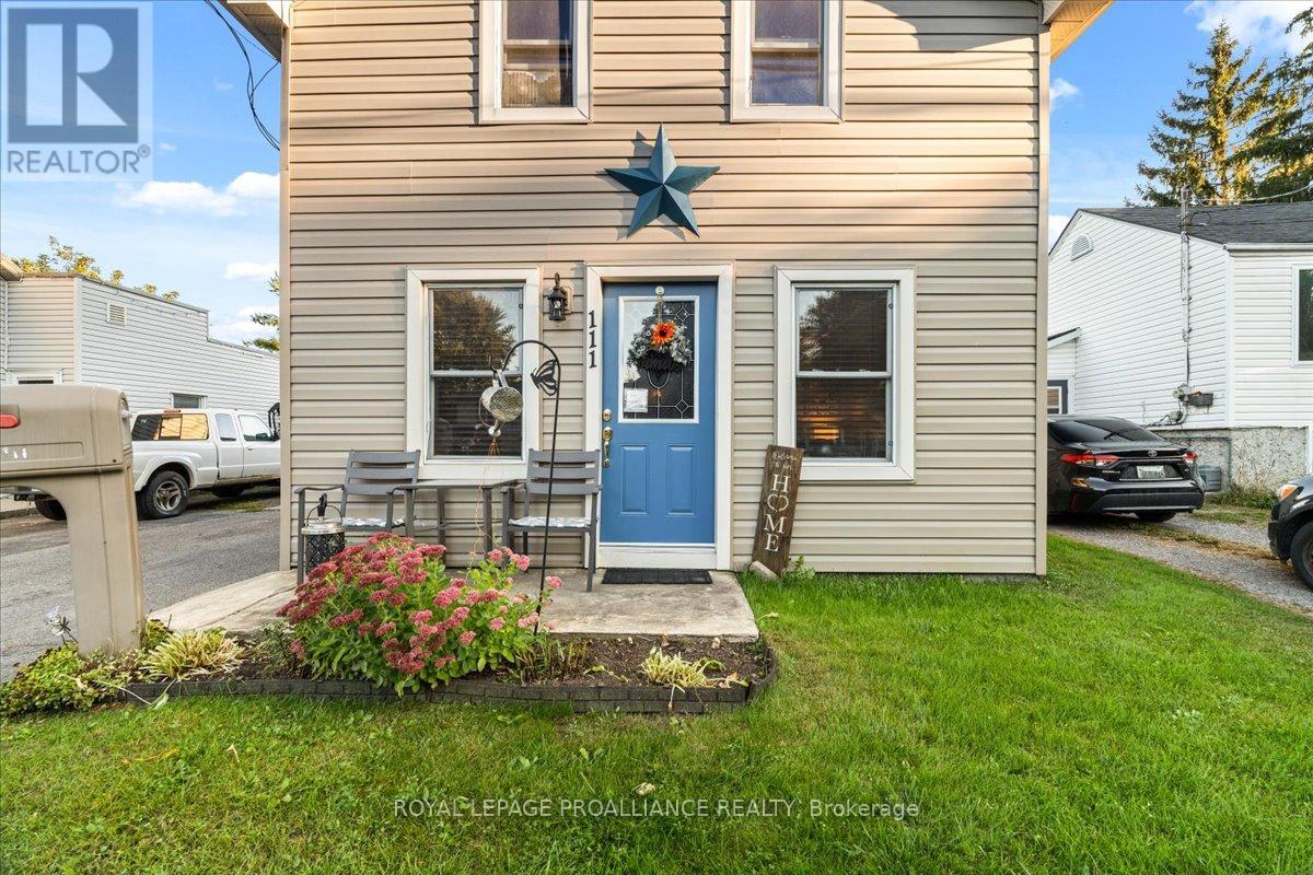Property at 111 DAVIS STREET E image 2