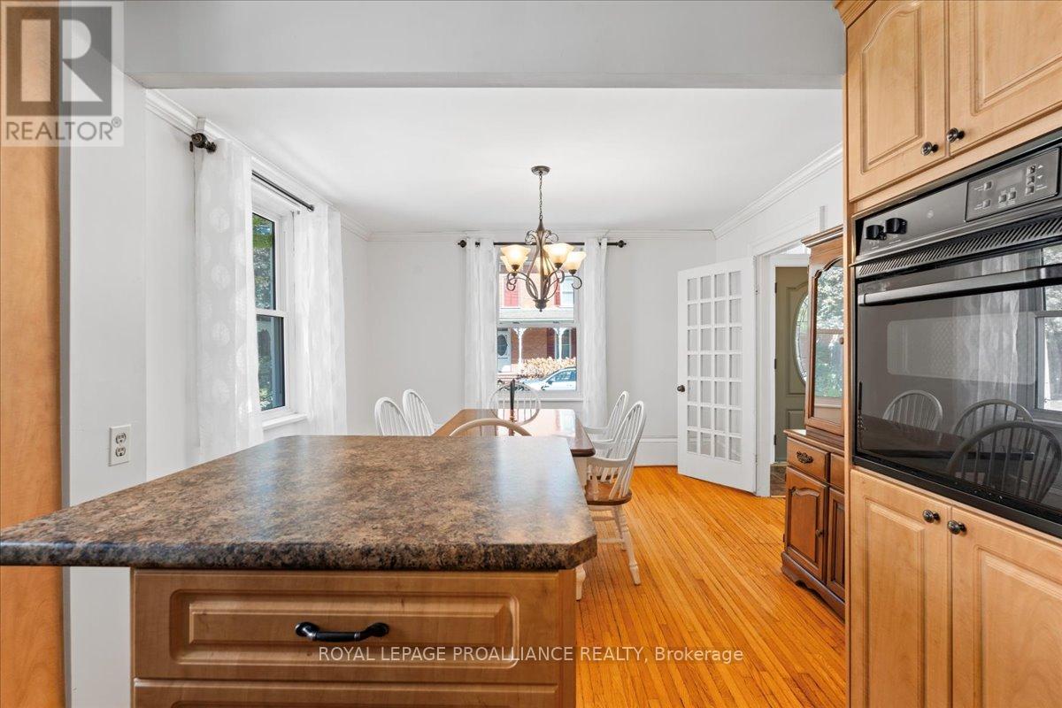15 Paul Street, Prince Edward County, Ontario  K0K 2T0 - Photo 11 - X12053112