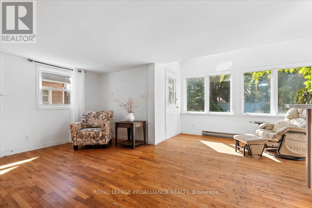 15 Paul Street, Prince Edward County, Ontario  K0K 2T0 - Photo 17 - X12053112