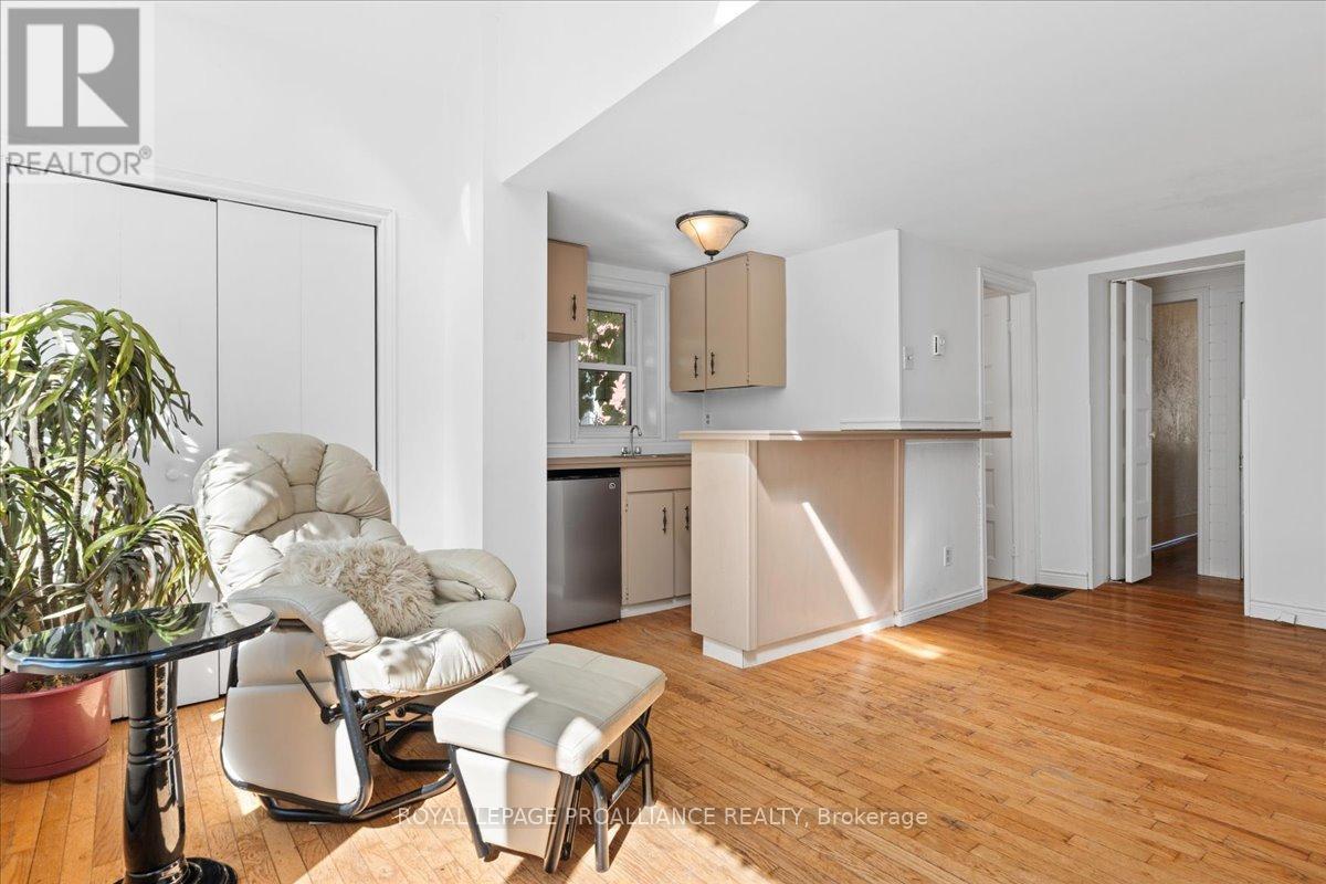 15 Paul Street, Prince Edward County, Ontario  K0K 2T0 - Photo 20 - X12053112