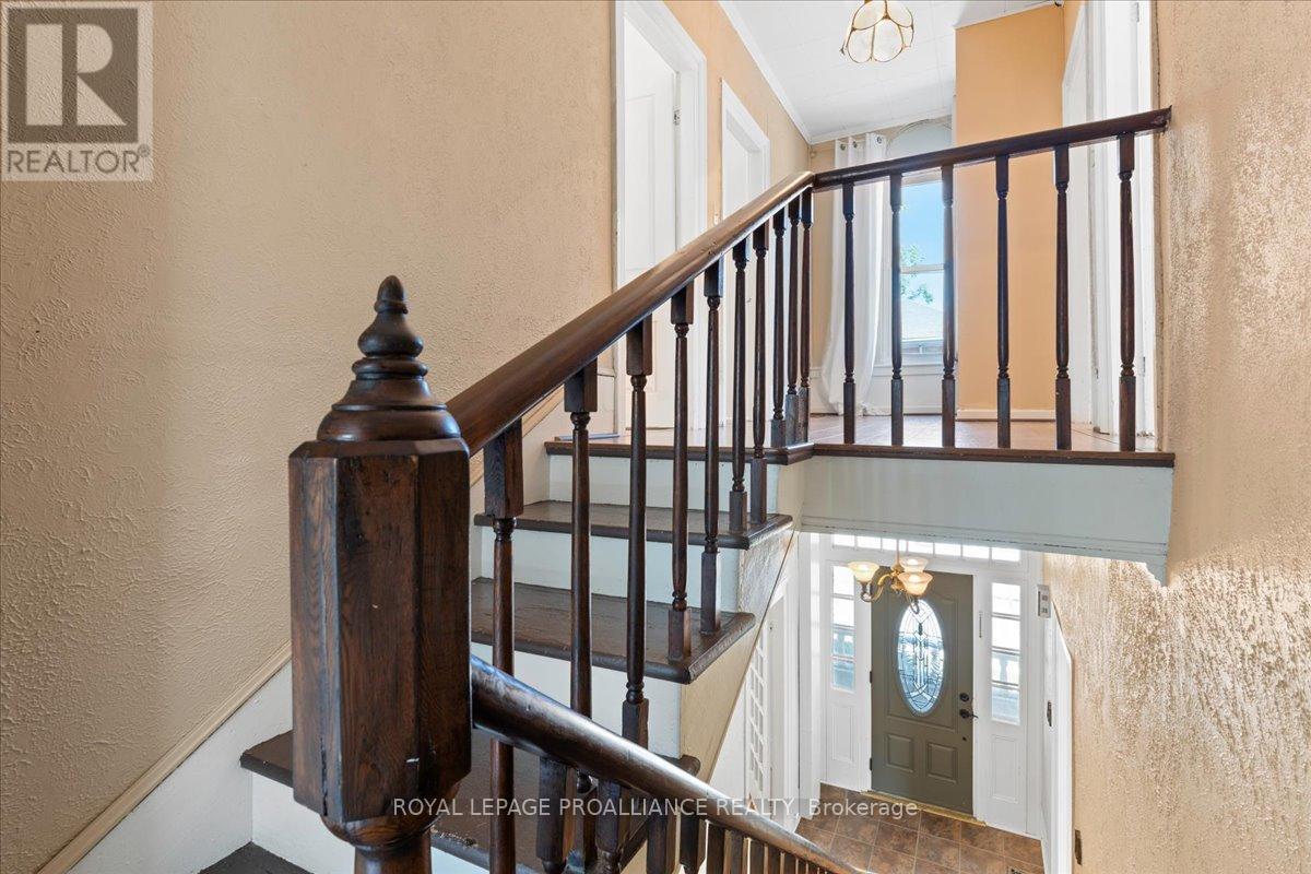 15 Paul Street, Prince Edward County, Ontario  K0K 2T0 - Photo 23 - X12053112
