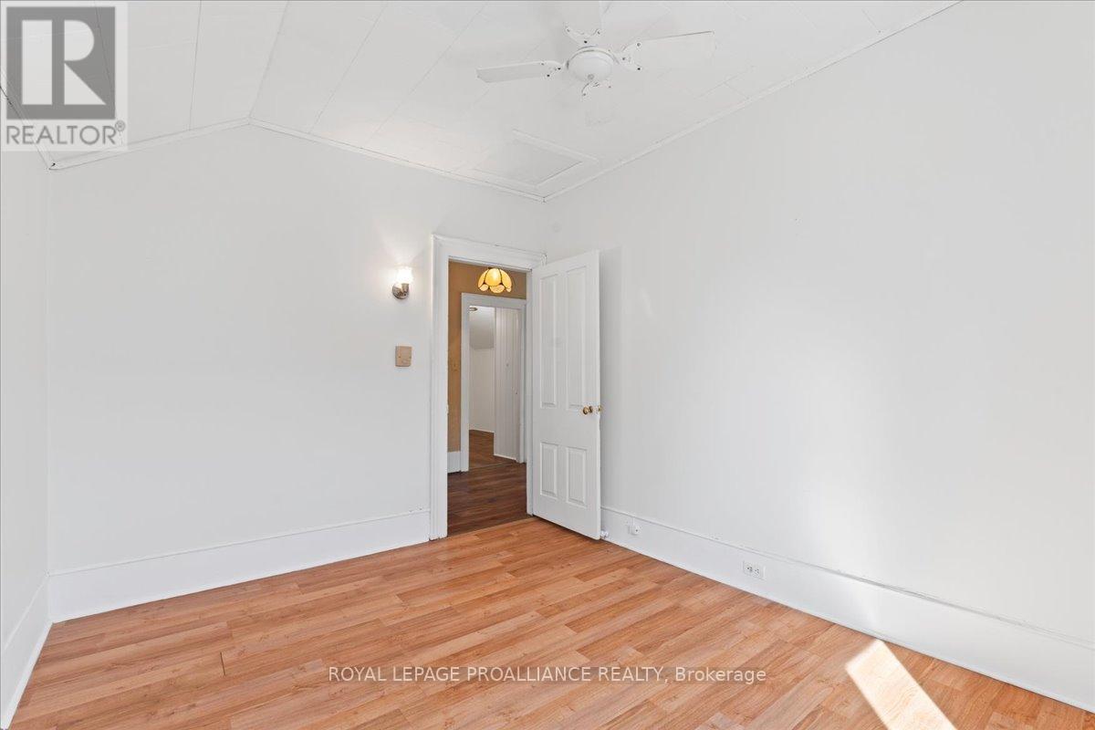 15 Paul Street, Prince Edward County, Ontario  K0K 2T0 - Photo 34 - X12053112
