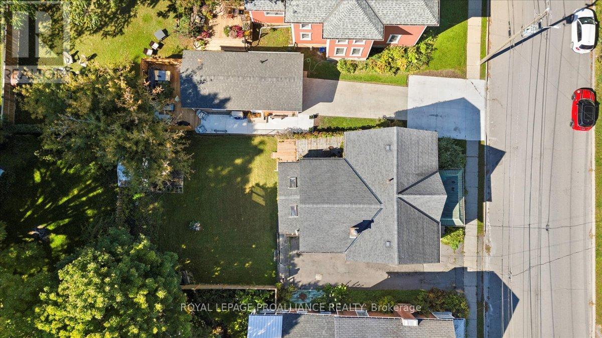 15 Paul Street, Prince Edward County, Ontario  K0K 2T0 - Photo 40 - X12053112