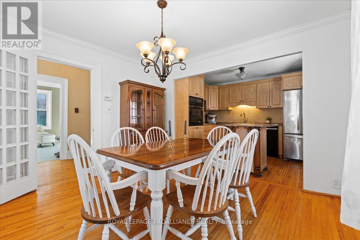 15 Paul Street, Prince Edward County, Ontario  K0K 2T0 - Photo 8 - X12053112