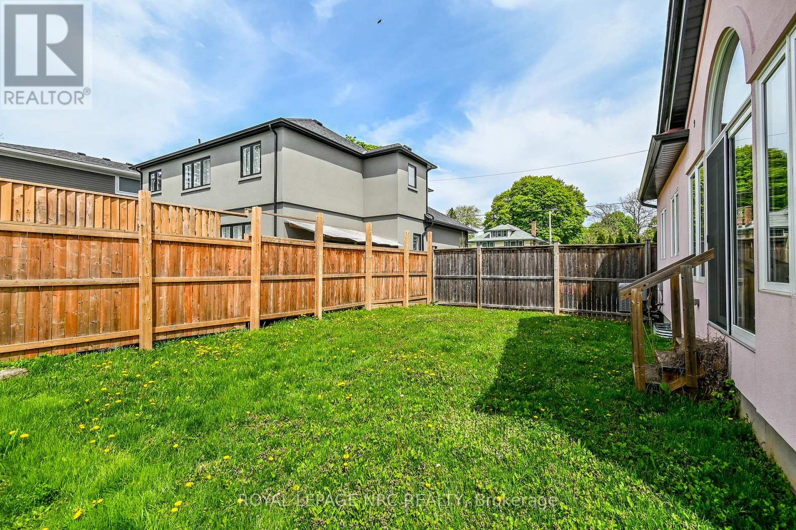 4807 Zimmerman Avenue, Niagara Falls (Downtown), Ontario  L2E 3N1 - Photo 32 - X12052899