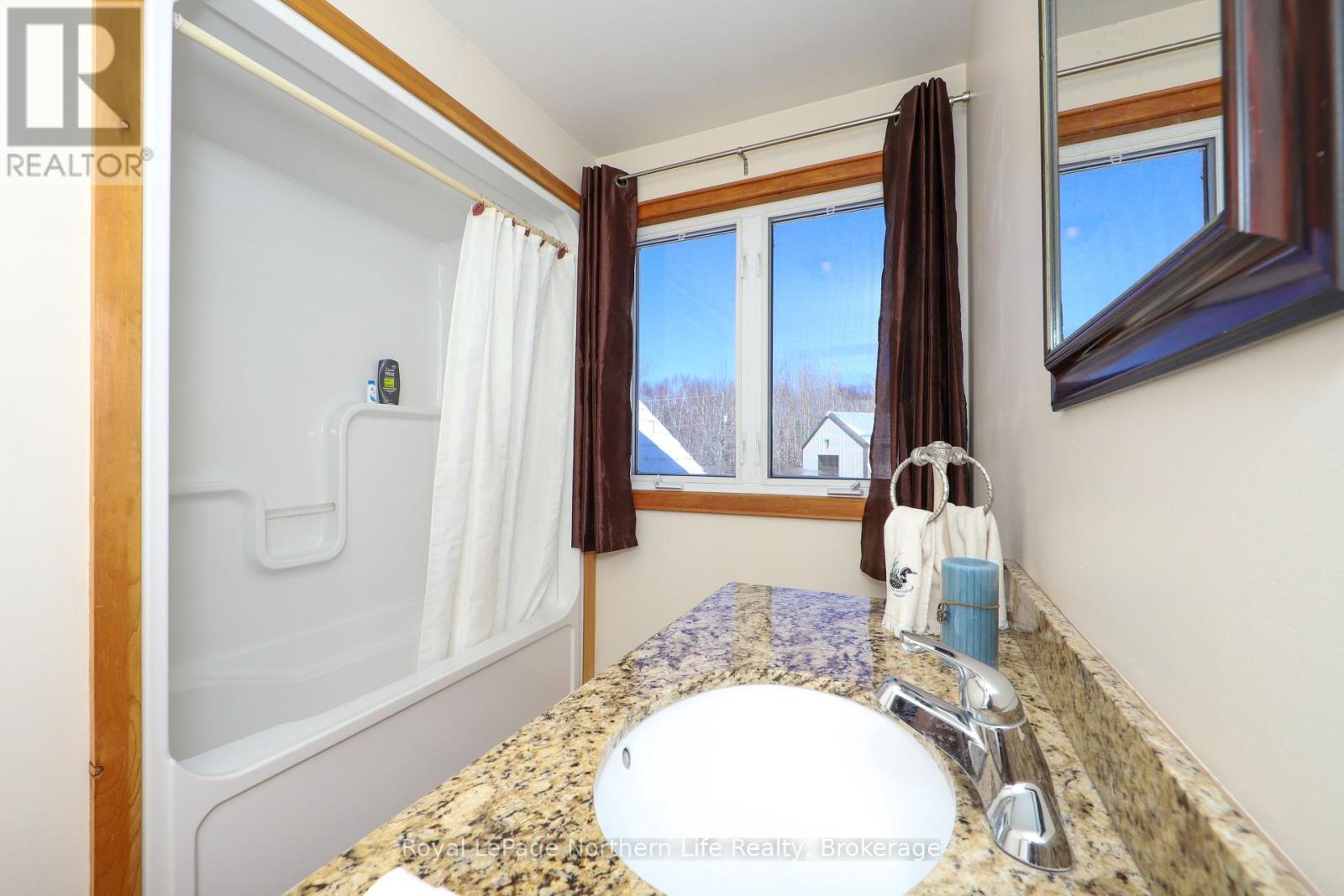 33 White Bear Court, Temagami, Ontario  P0H 2H0 - Photo 17 - X12052902