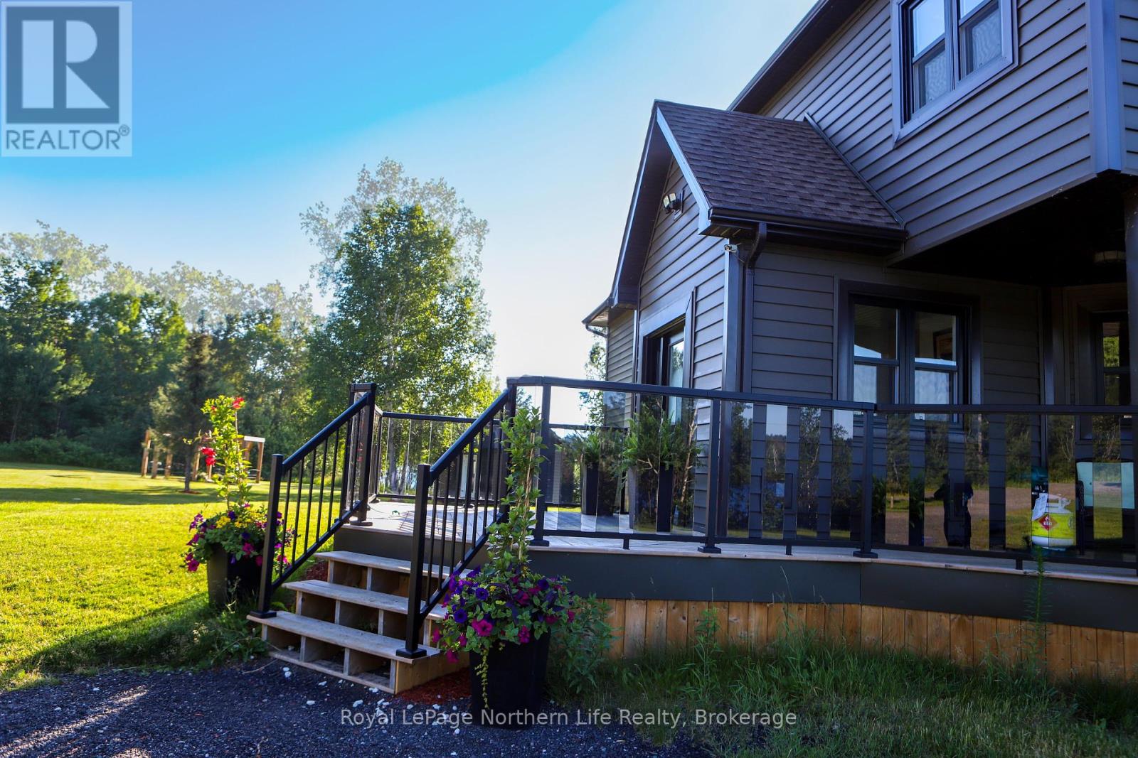 33 White Bear Court, Temagami, Ontario  P0H 2H0 - Photo 2 - X12052902