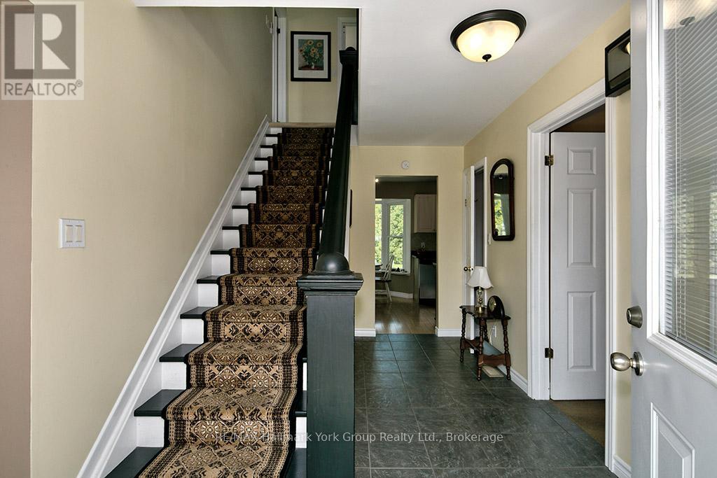 788267 Grey 13 Road, Blue Mountains, Ontario  N0H 1J0 - Photo 12 - X12053057