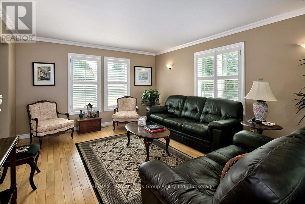 788267 Grey 13 Road, Blue Mountains, Ontario  N0H 1J0 - Photo 13 - X12053057
