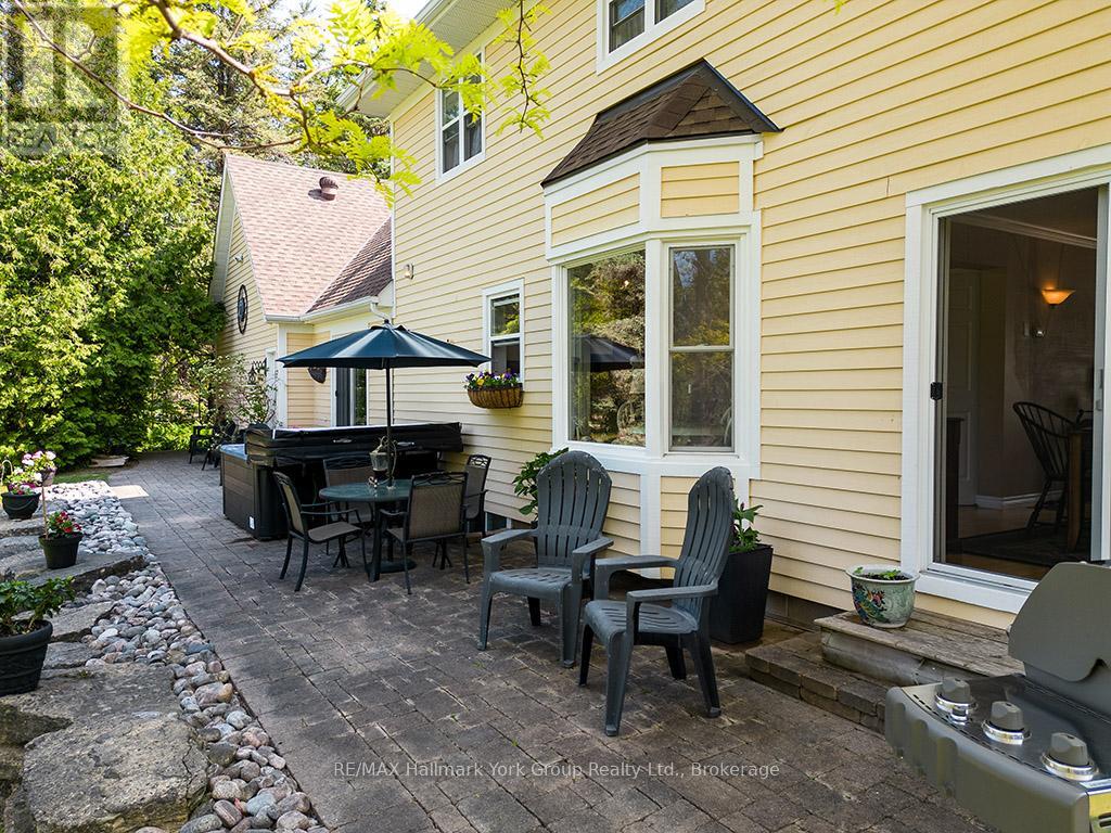 788267 Grey 13 Road, Blue Mountains, Ontario  N0H 1J0 - Photo 19 - X12053057