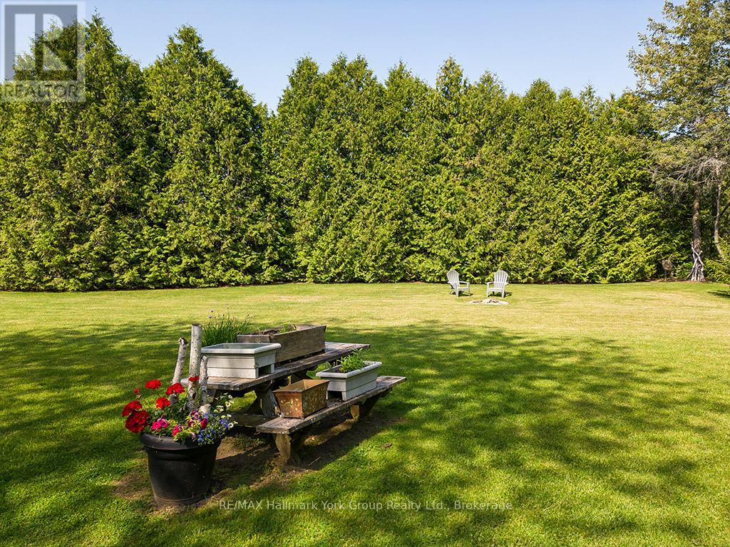 788267 Grey 13 Road, Blue Mountains, Ontario  N0H 1J0 - Photo 23 - X12053057