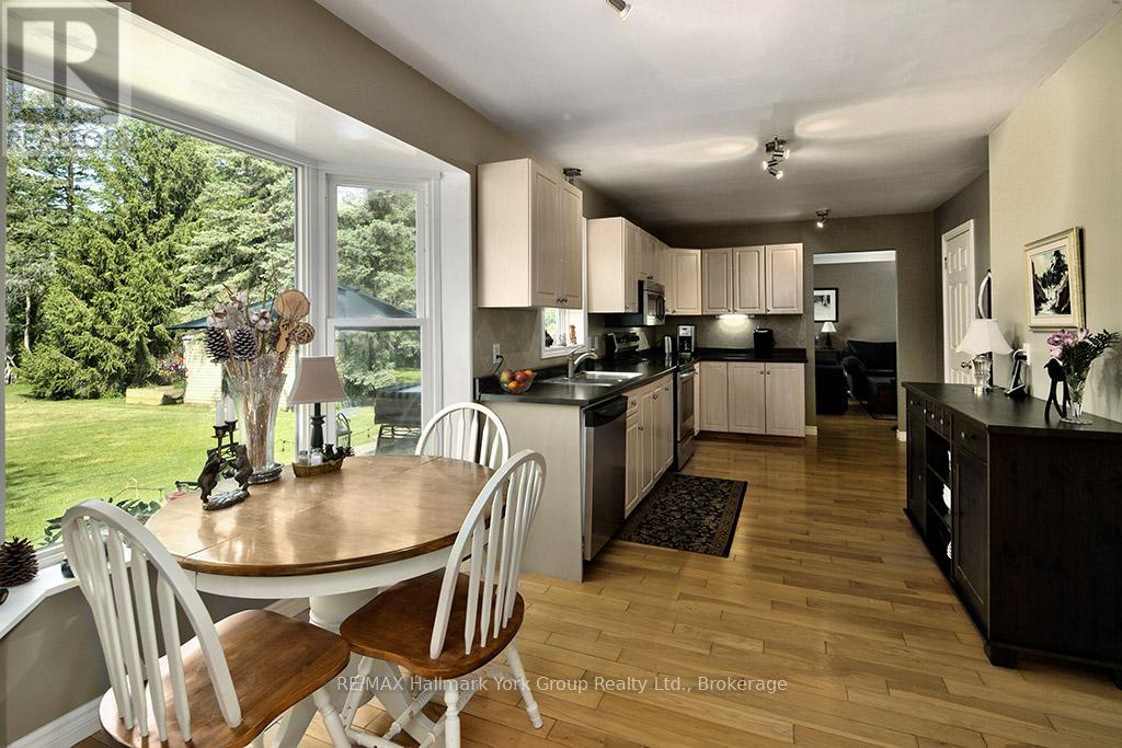 788267 Grey 13 Road, Blue Mountains, Ontario  N0H 1J0 - Photo 27 - X12053057